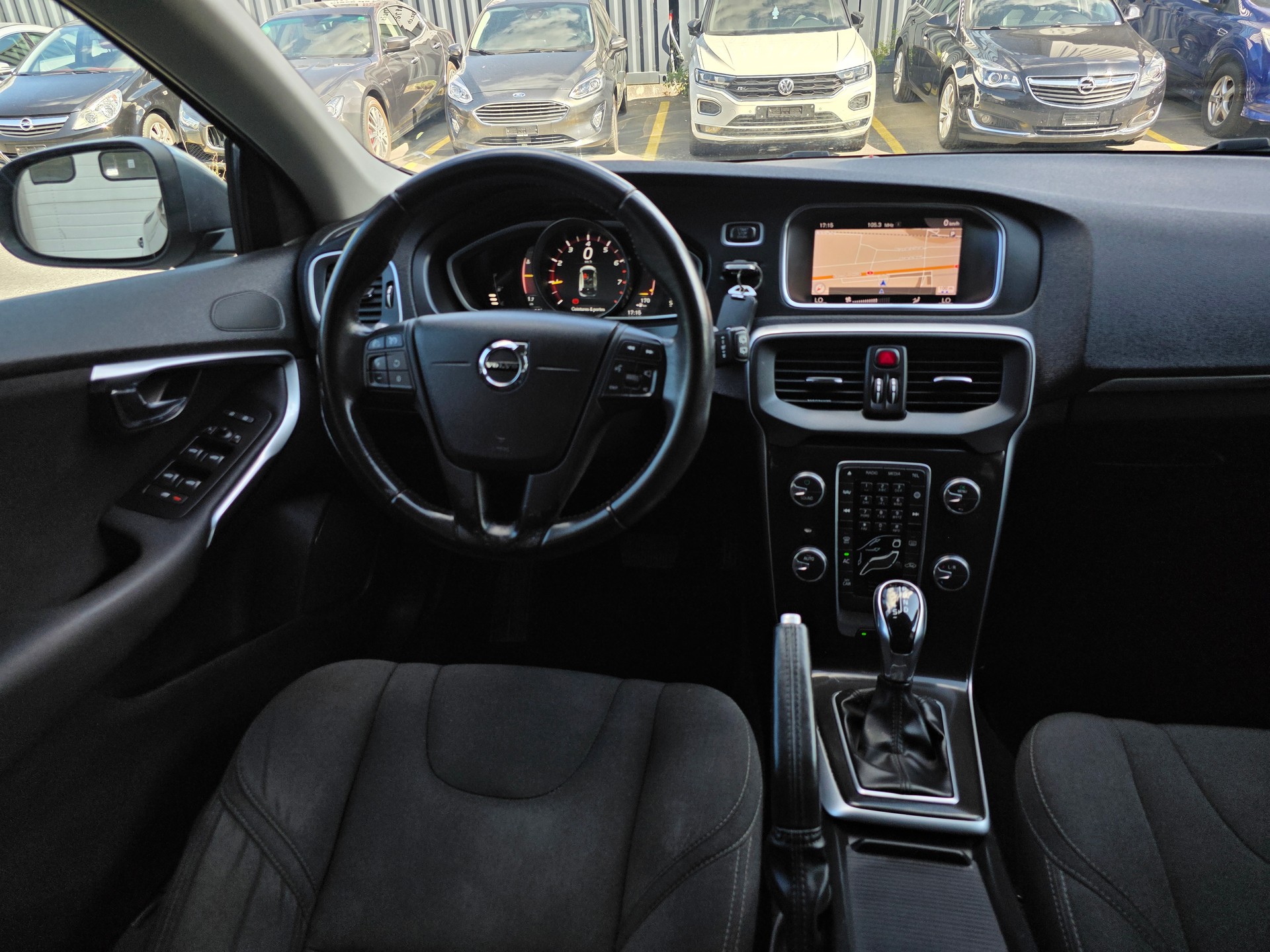 VOLVO V40 T2 Inscription Geartronic-image-7