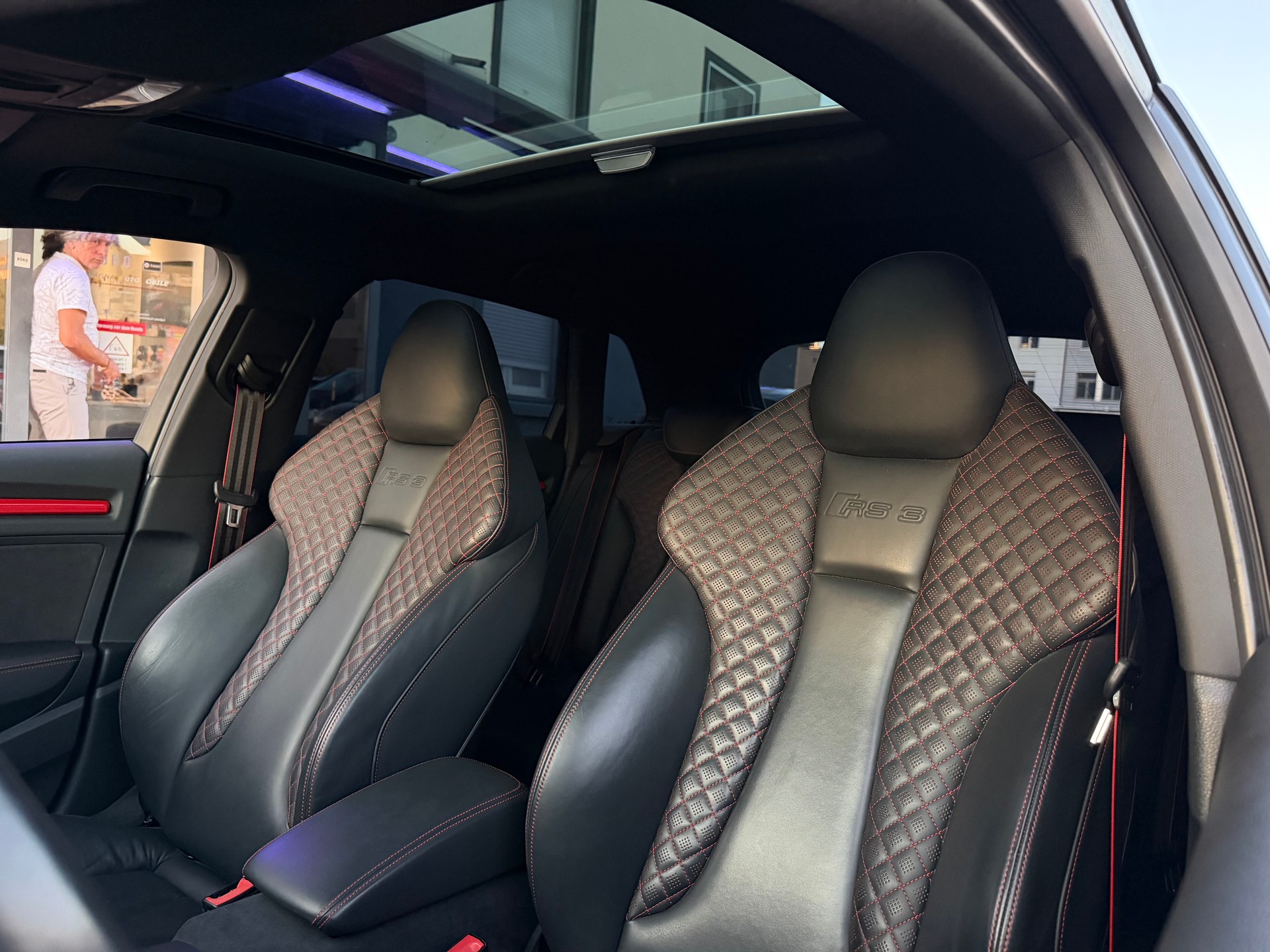 AUDI RS3 2.5 TSI quattro S-tronic-image-11