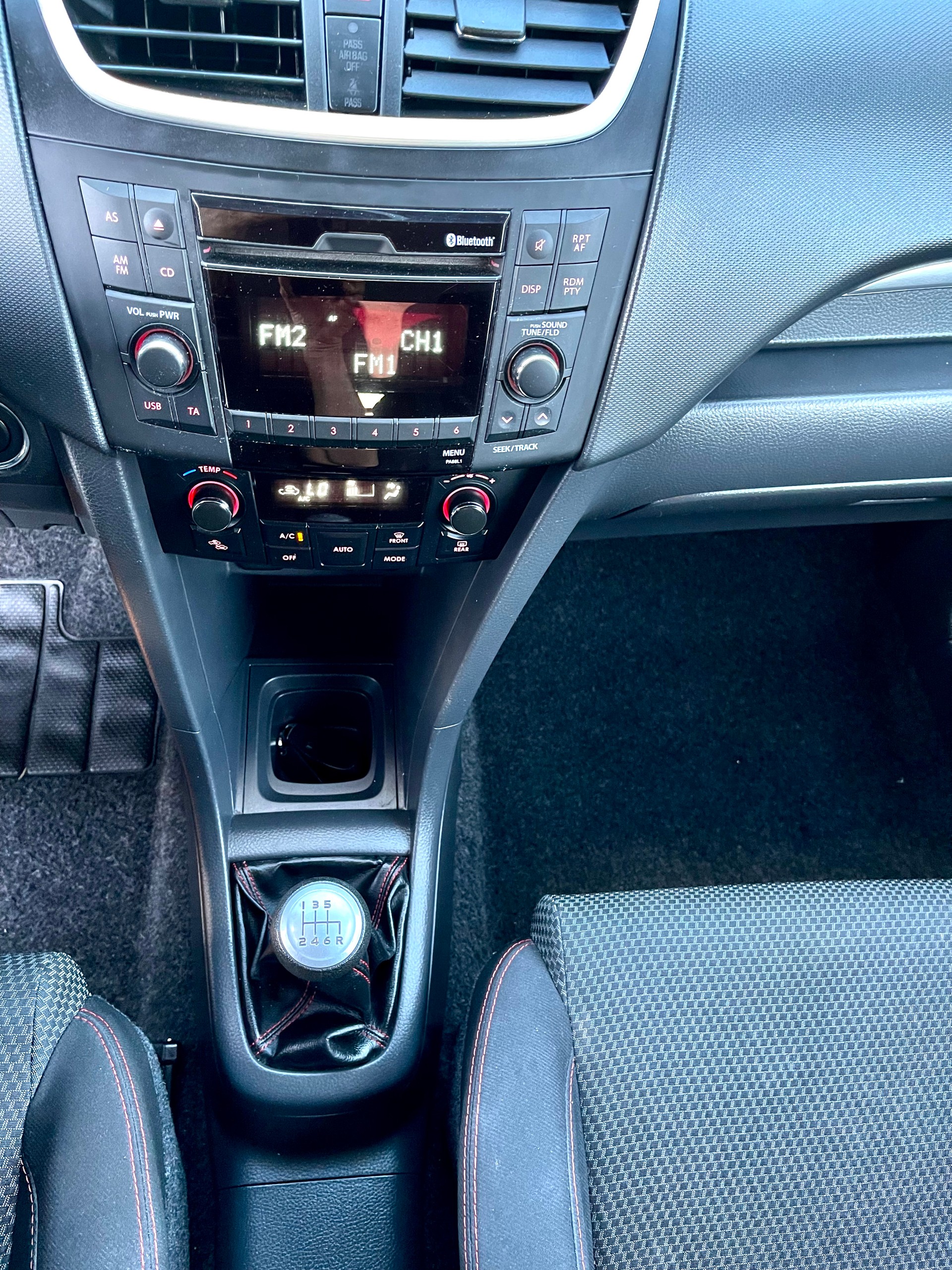 SUZUKI Swift 1.6i 16V Sport-image-13