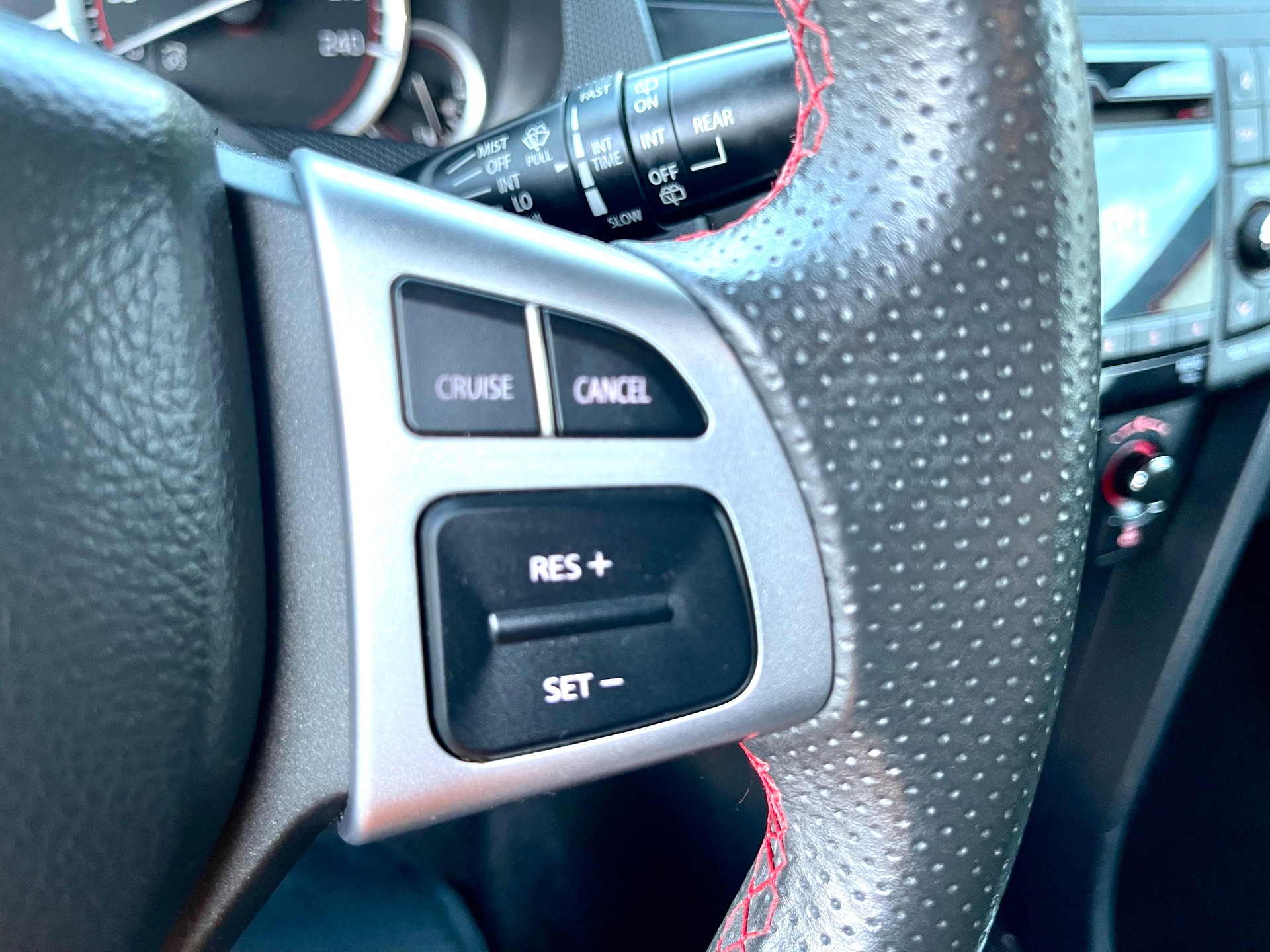 SUZUKI Swift 1.6i 16V Sport-image-16