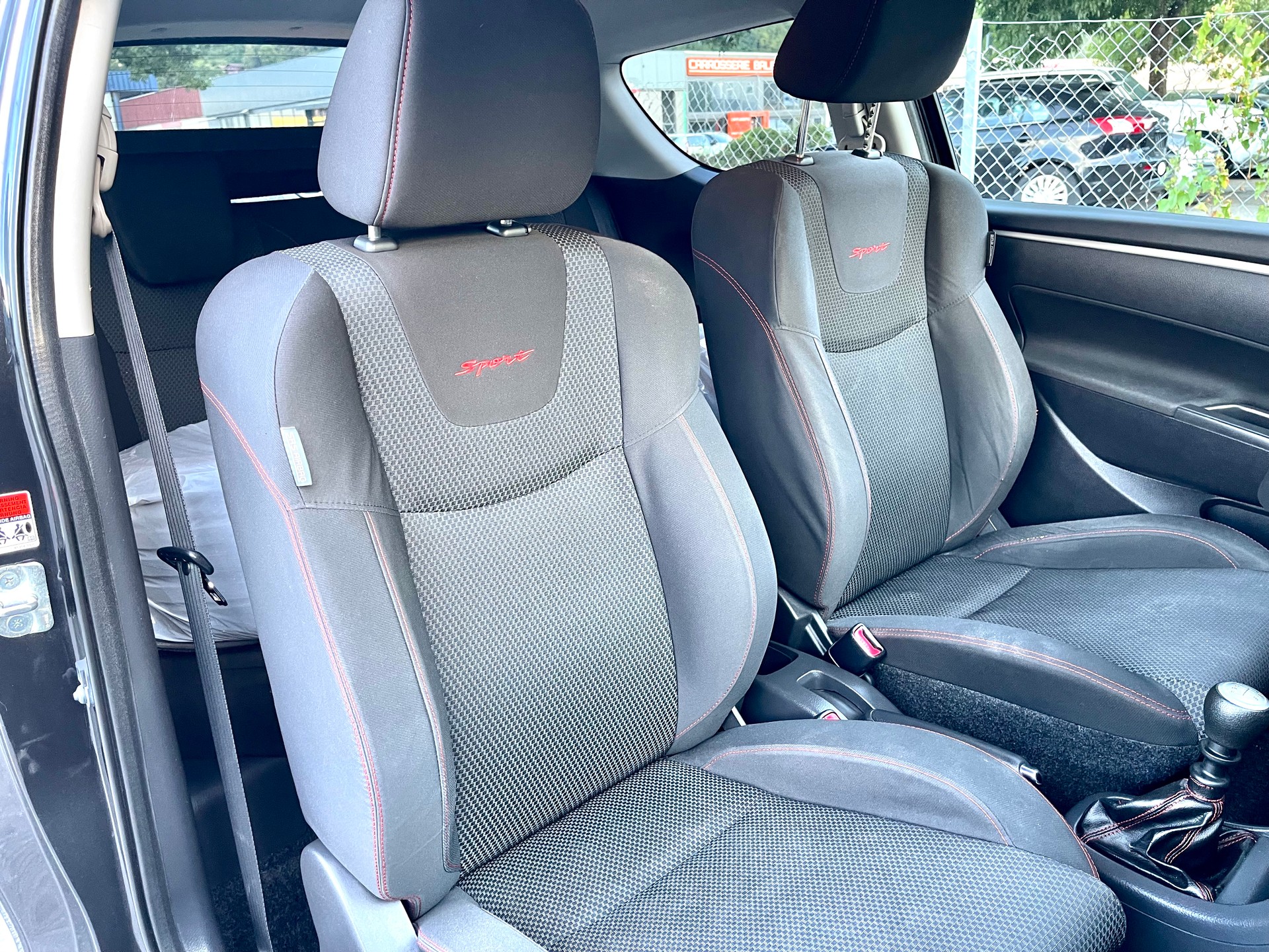 SUZUKI Swift 1.6i 16V Sport-image-10