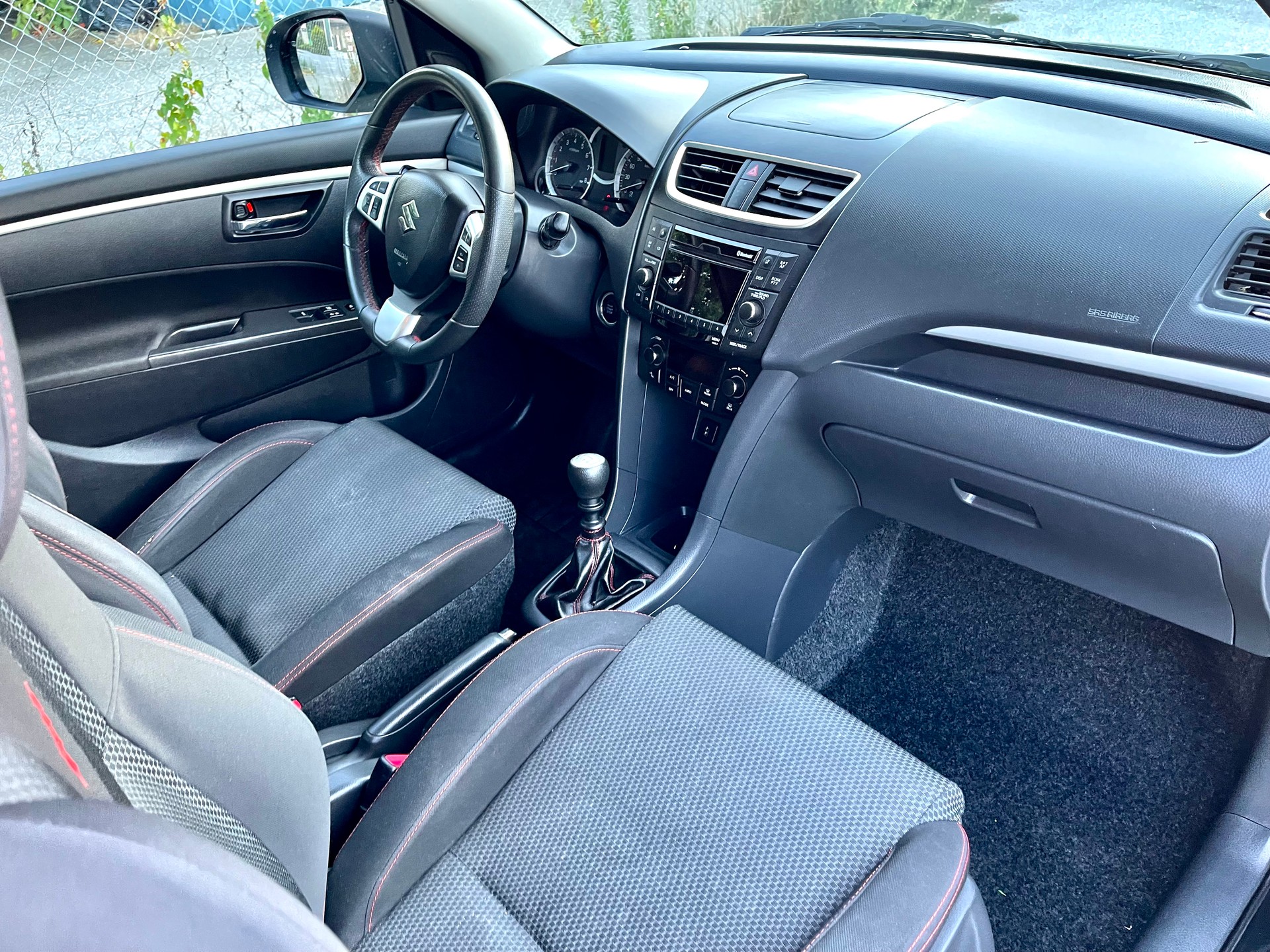 SUZUKI Swift 1.6i 16V Sport-image-9