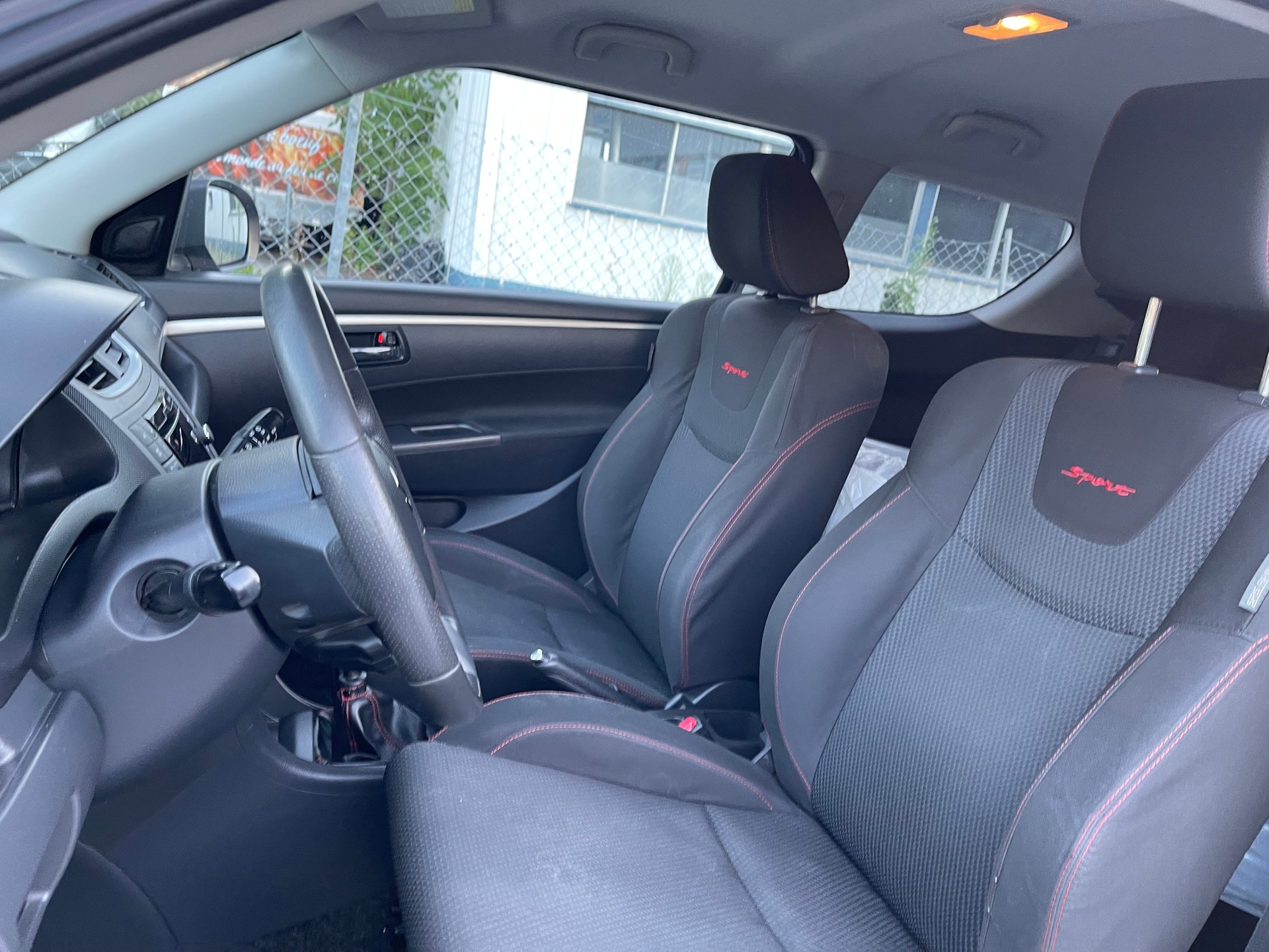 SUZUKI Swift 1.6i 16V Sport-image-6