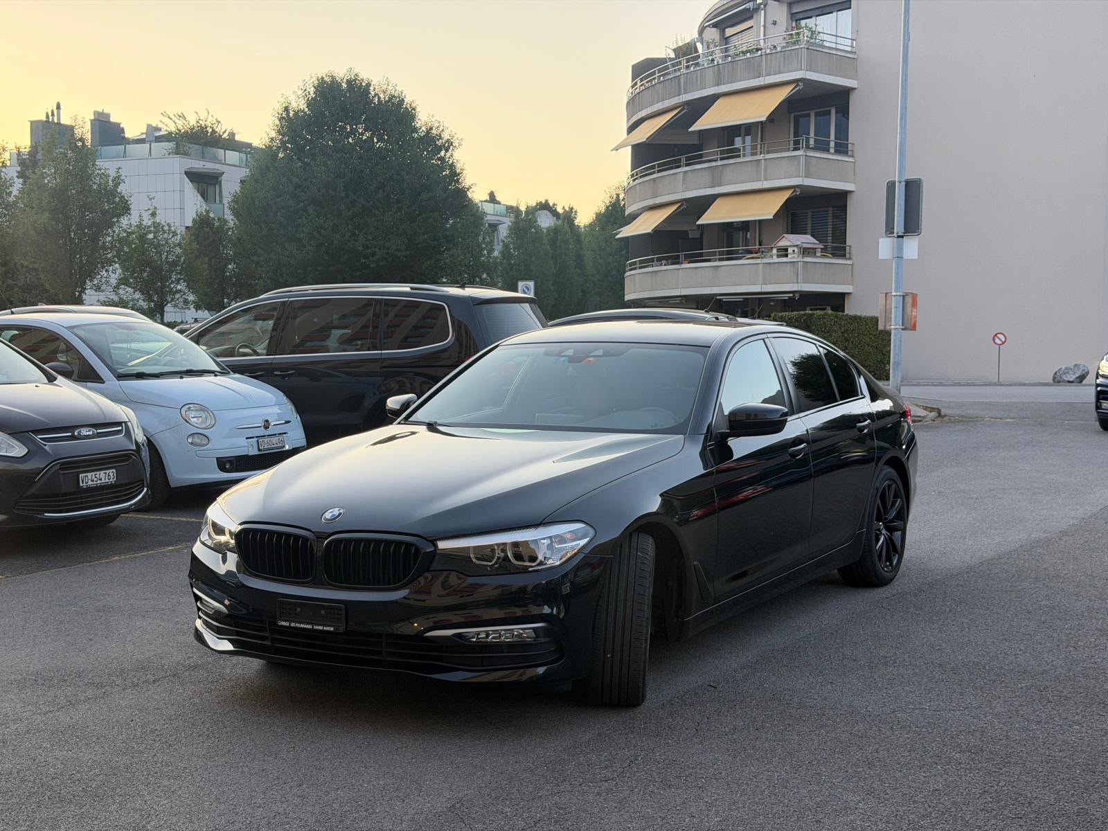 BMW 520d Luxury Line Steptronic-image-0