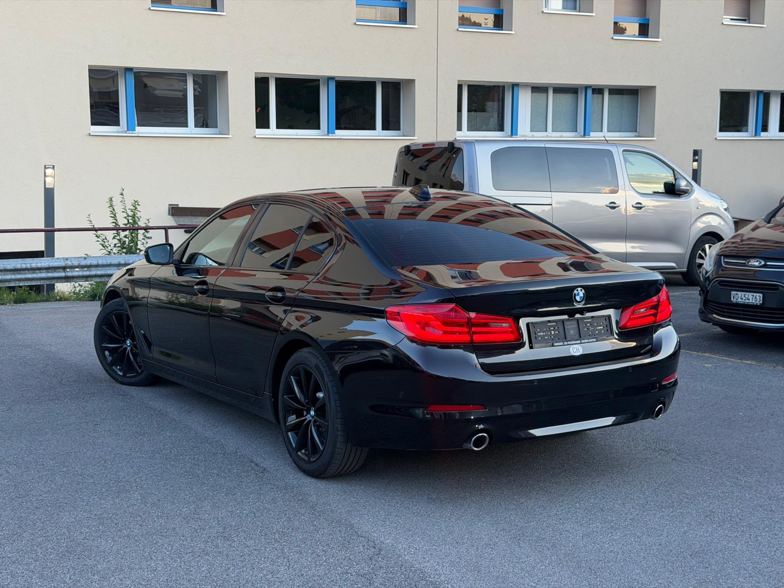 BMW 520d Luxury Line Steptronic-image-2