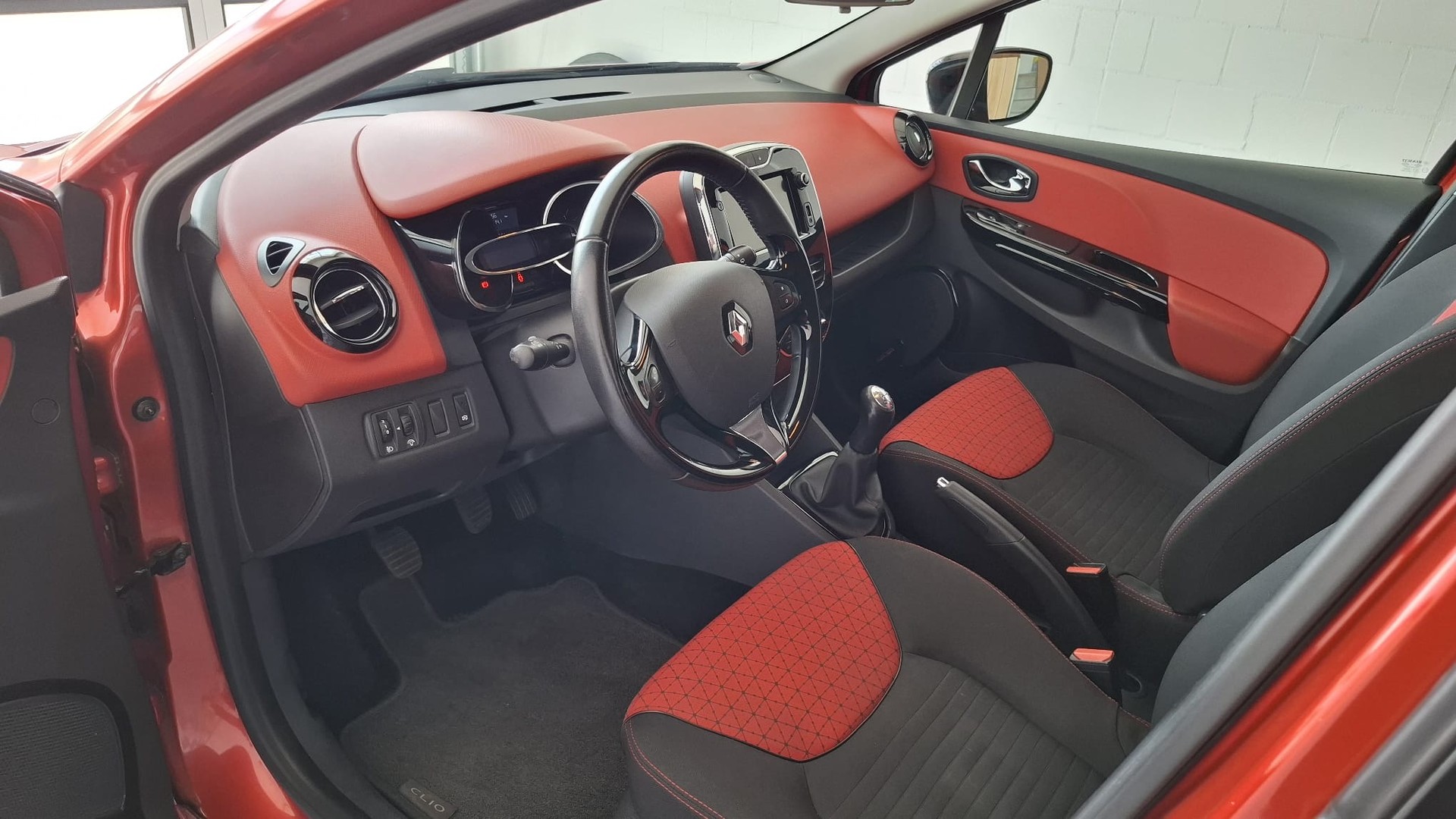 RENAULT Clio 1.5 dCi Dynamique-image-6