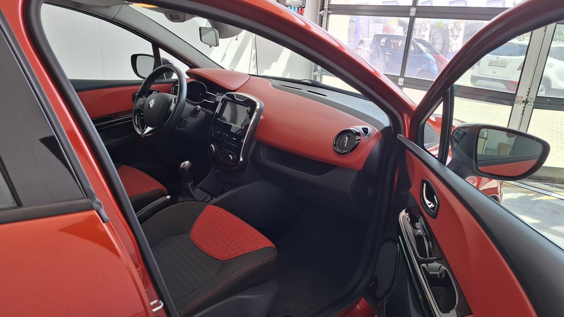 RENAULT Clio 1.5 dCi Dynamique-image-8