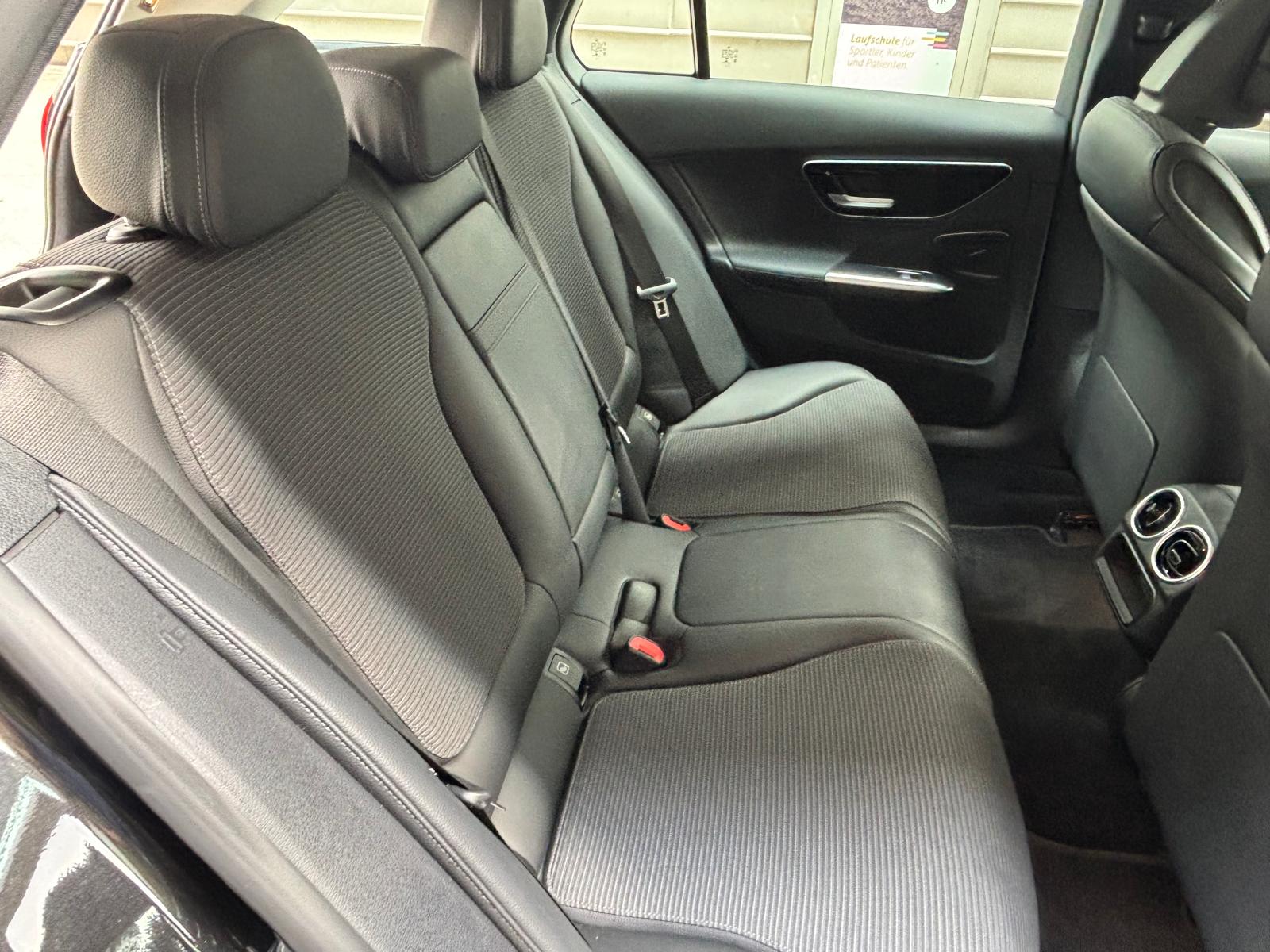MERCEDES-BENZ C 220 d T 4Matic Avantgarde-image-16
