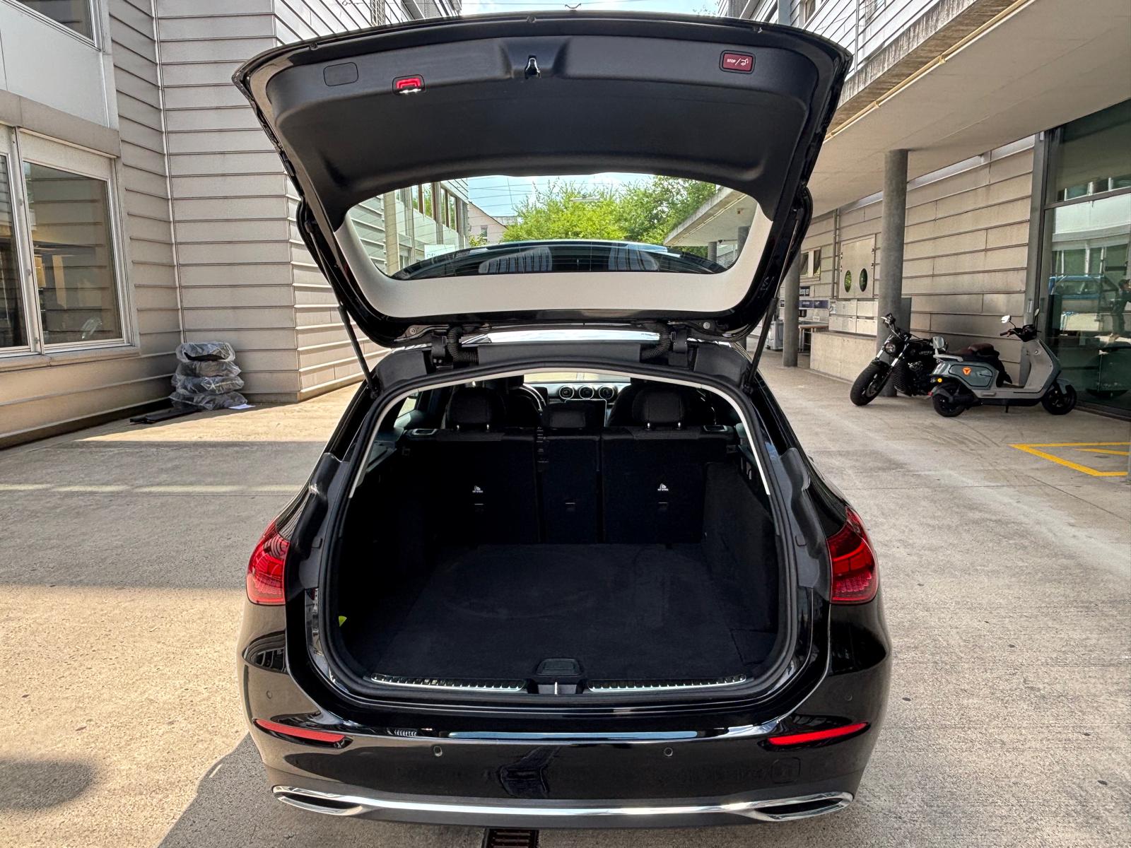 MERCEDES-BENZ C 220 d T 4Matic Avantgarde-image-17