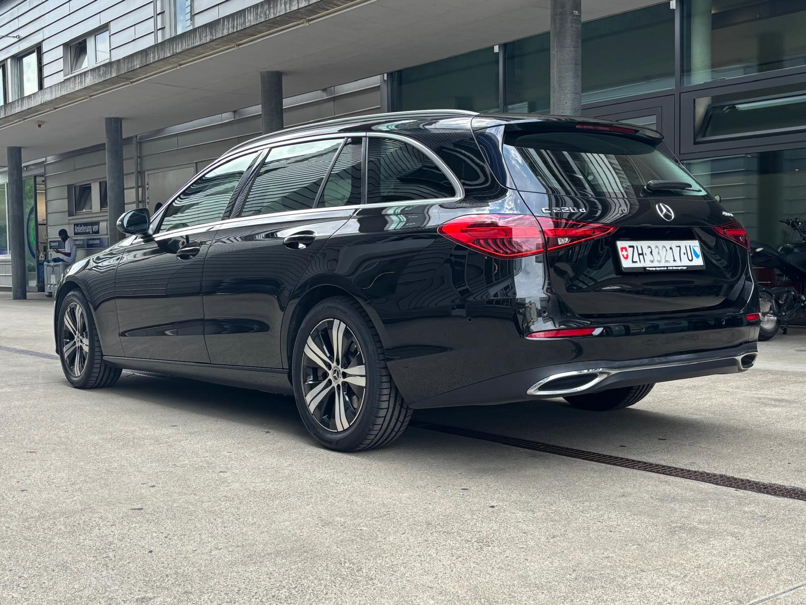MERCEDES-BENZ C 220 d T 4Matic Avantgarde-image-2