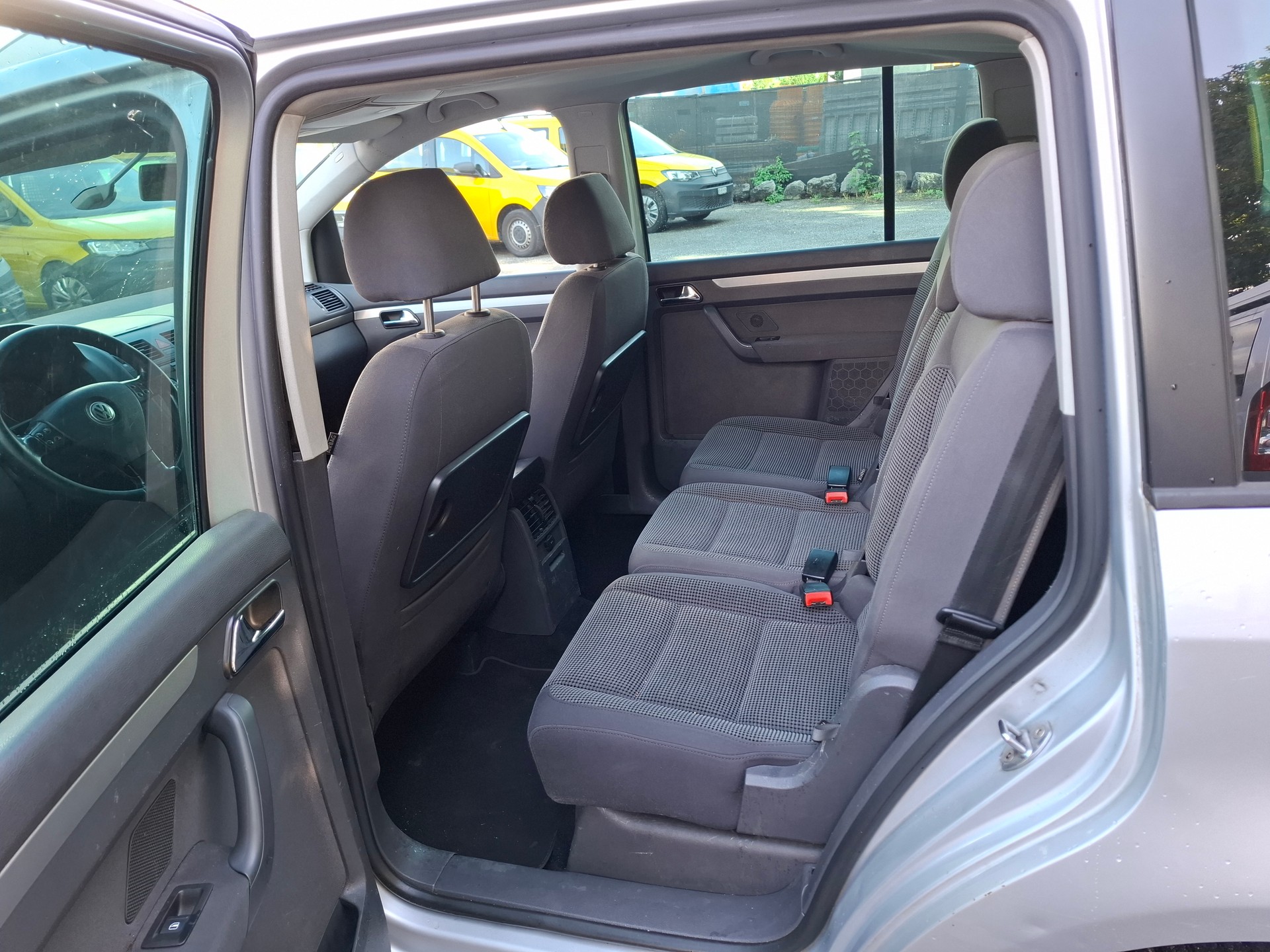 VW Touran 2.0 TDI Trendline-image-6