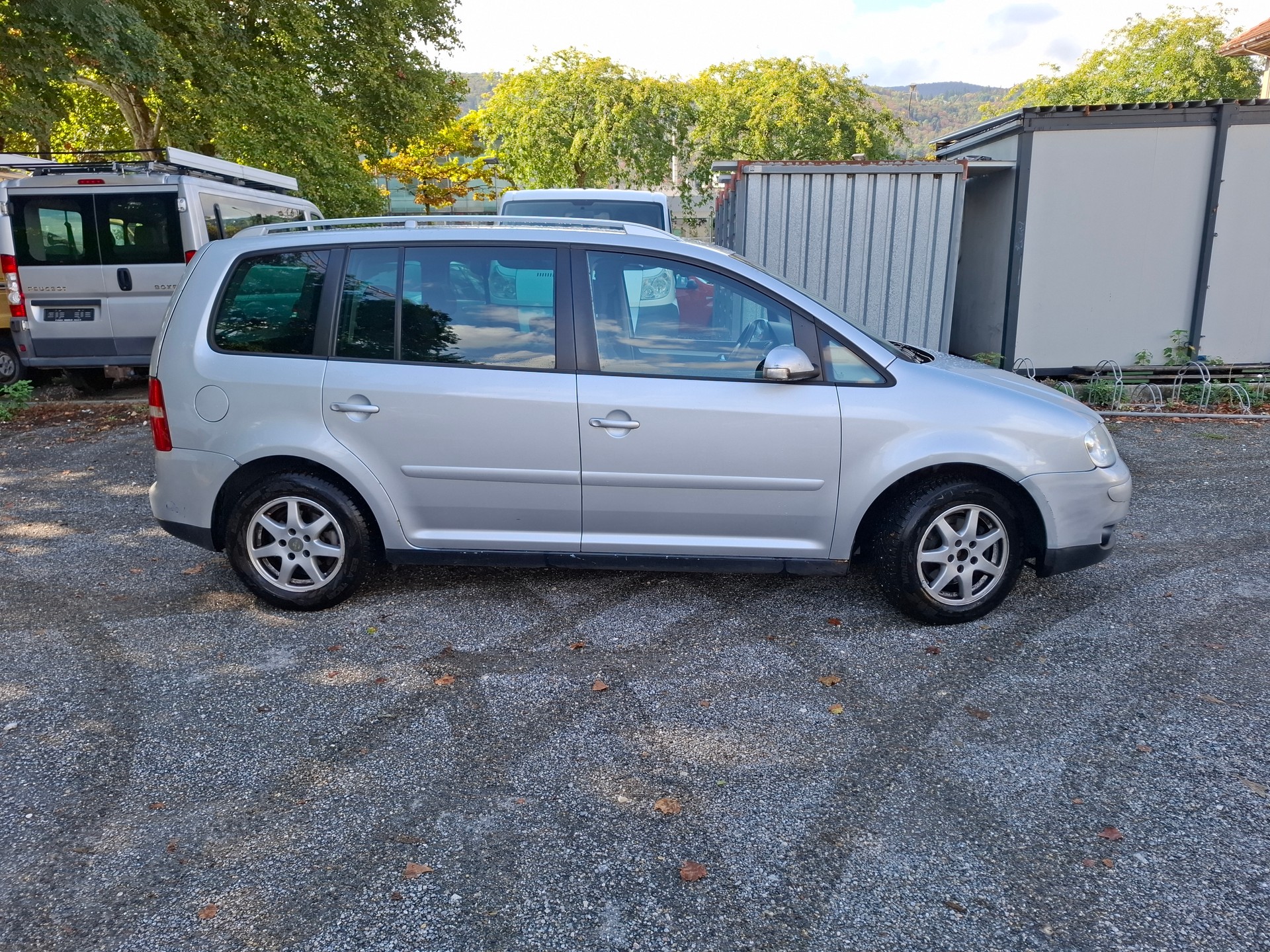 VW Touran 2.0 TDI Trendline-image-1