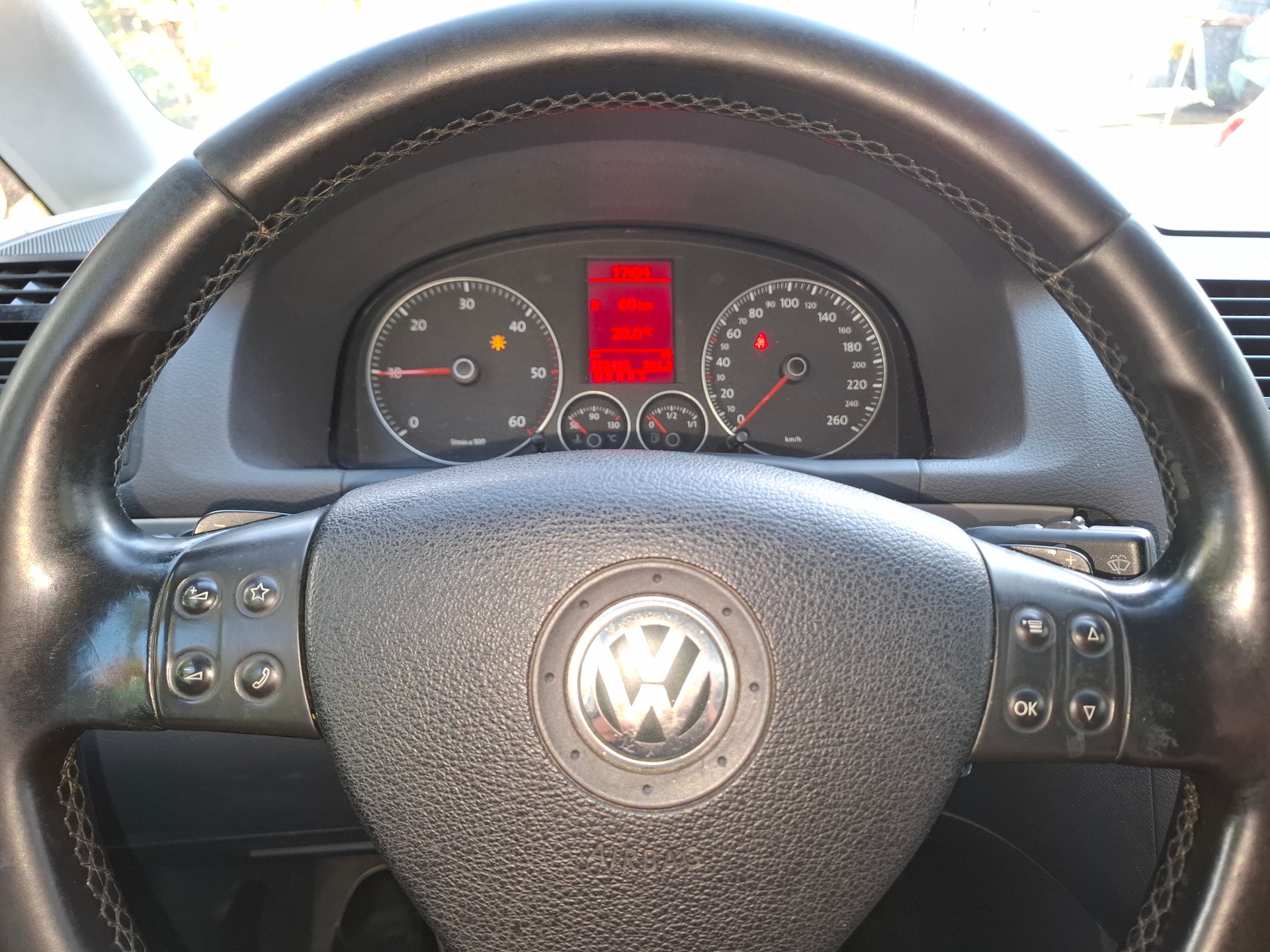 VW Touran 2.0 TDI Trendline-image-7