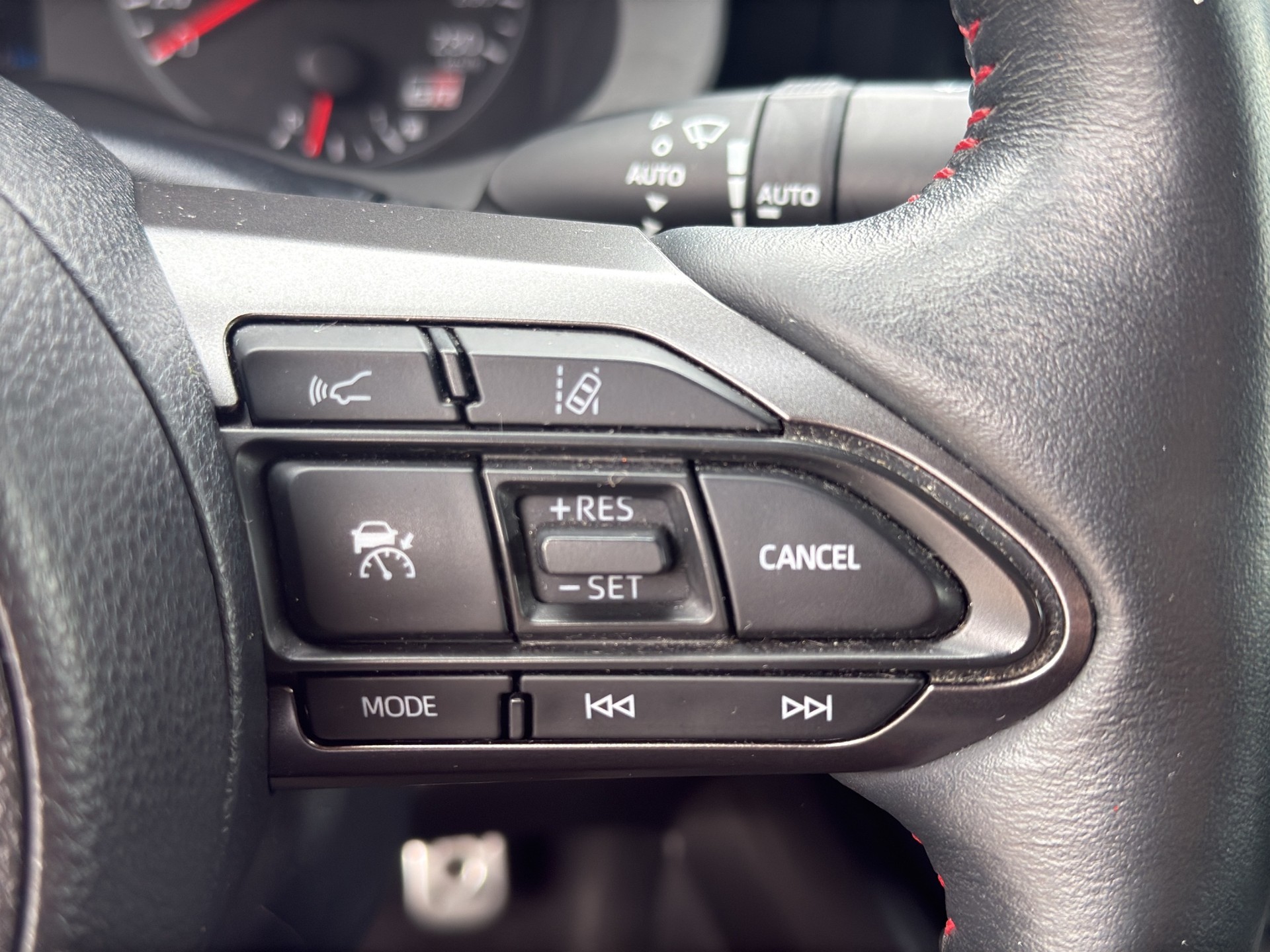 TOYOTA Yaris 1.6 GR Sport-image-22