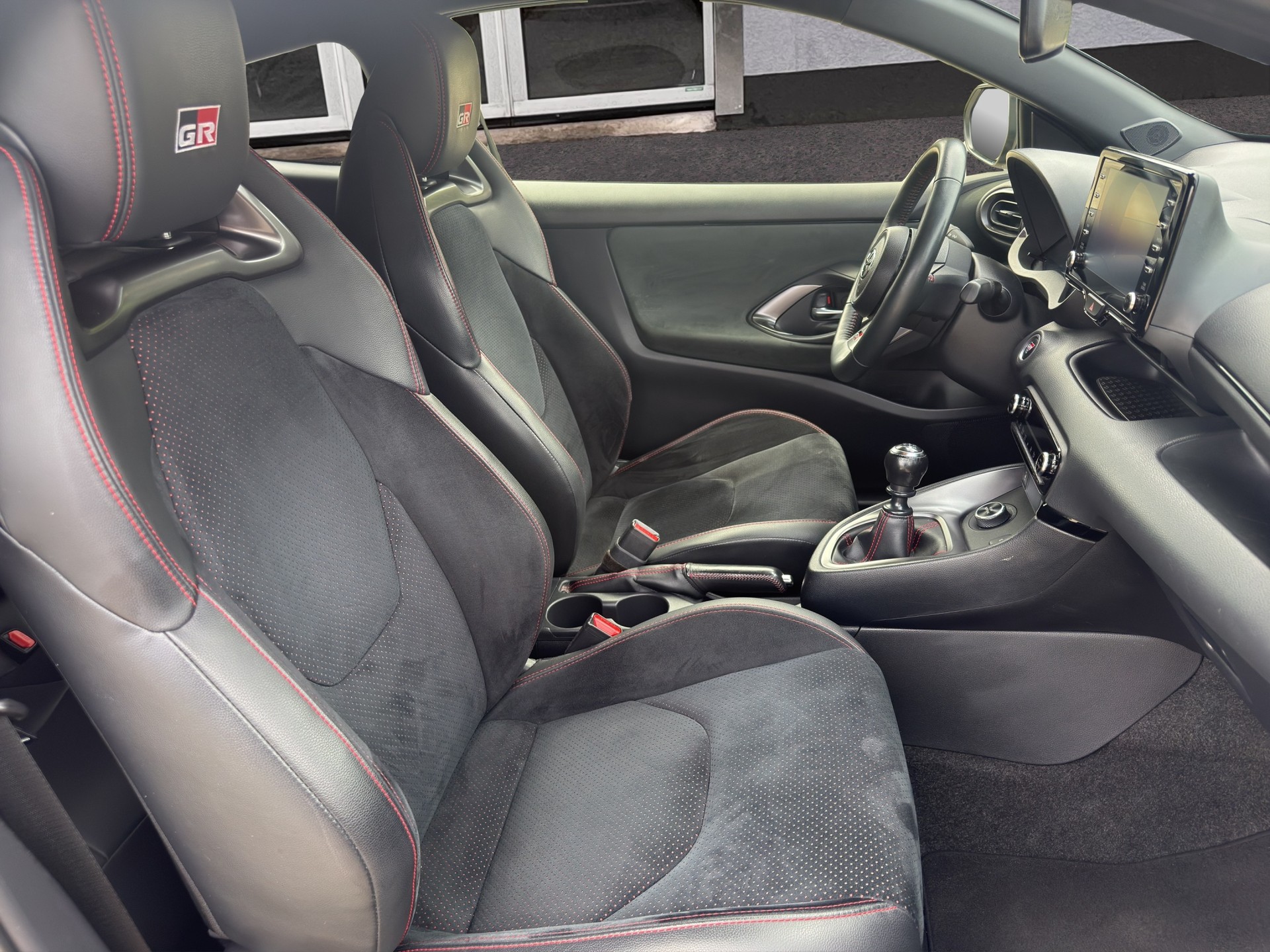 TOYOTA Yaris 1.6 GR Sport-image-13