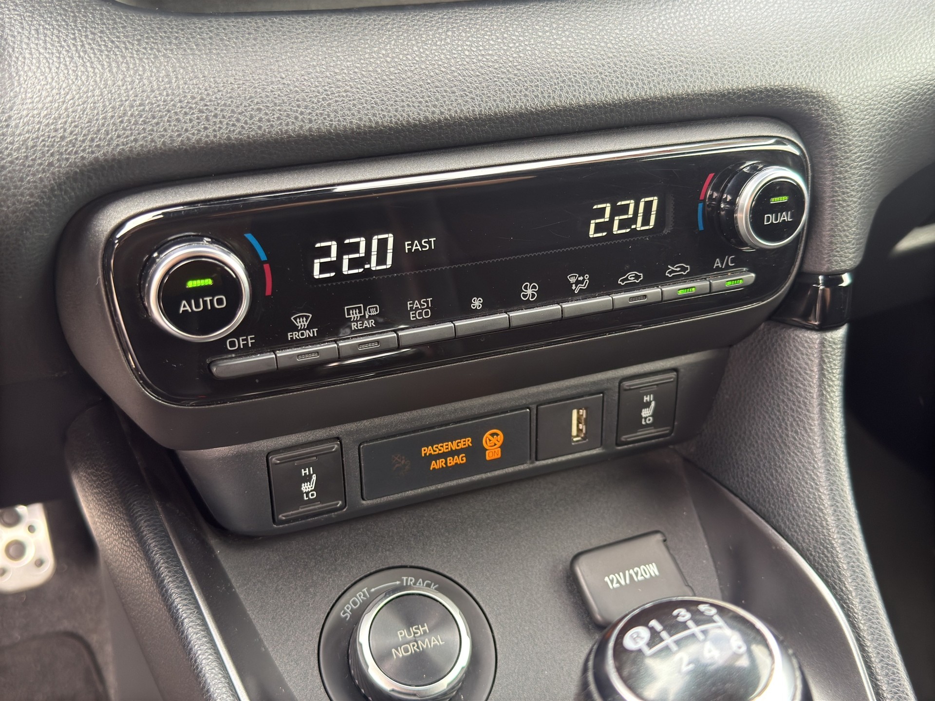 TOYOTA Yaris 1.6 GR Sport-image-18
