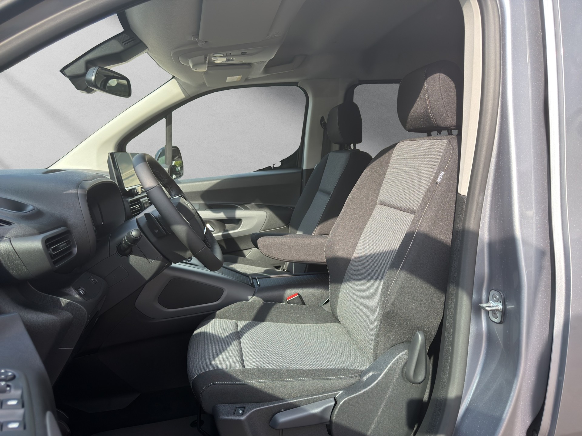 TOYOTA Proace City Verso L2 1.5 HDi 130 Style-image-8