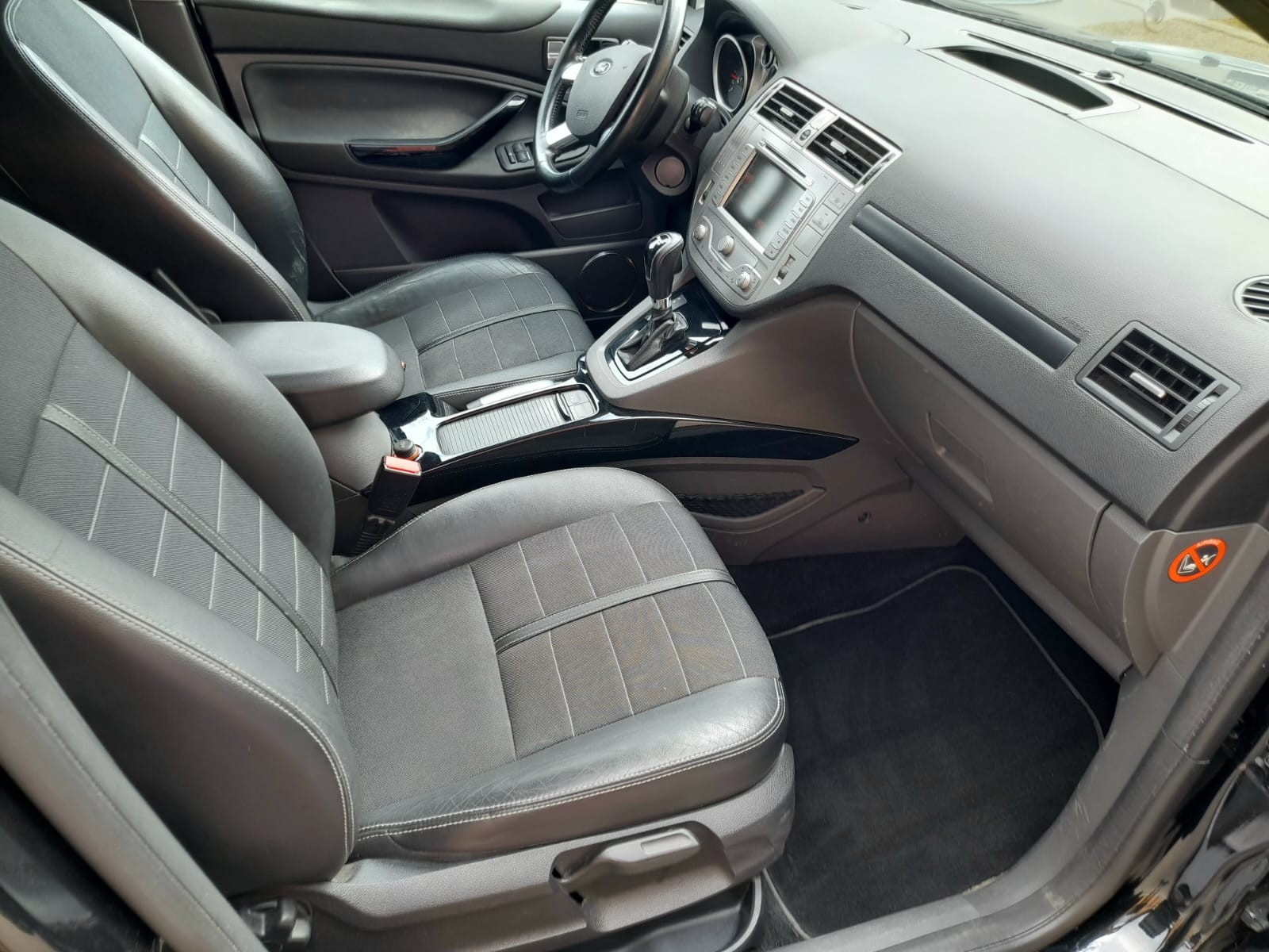 FORD Kuga 2.0 TDCi Titanium S 4WD PowerShift-image-9