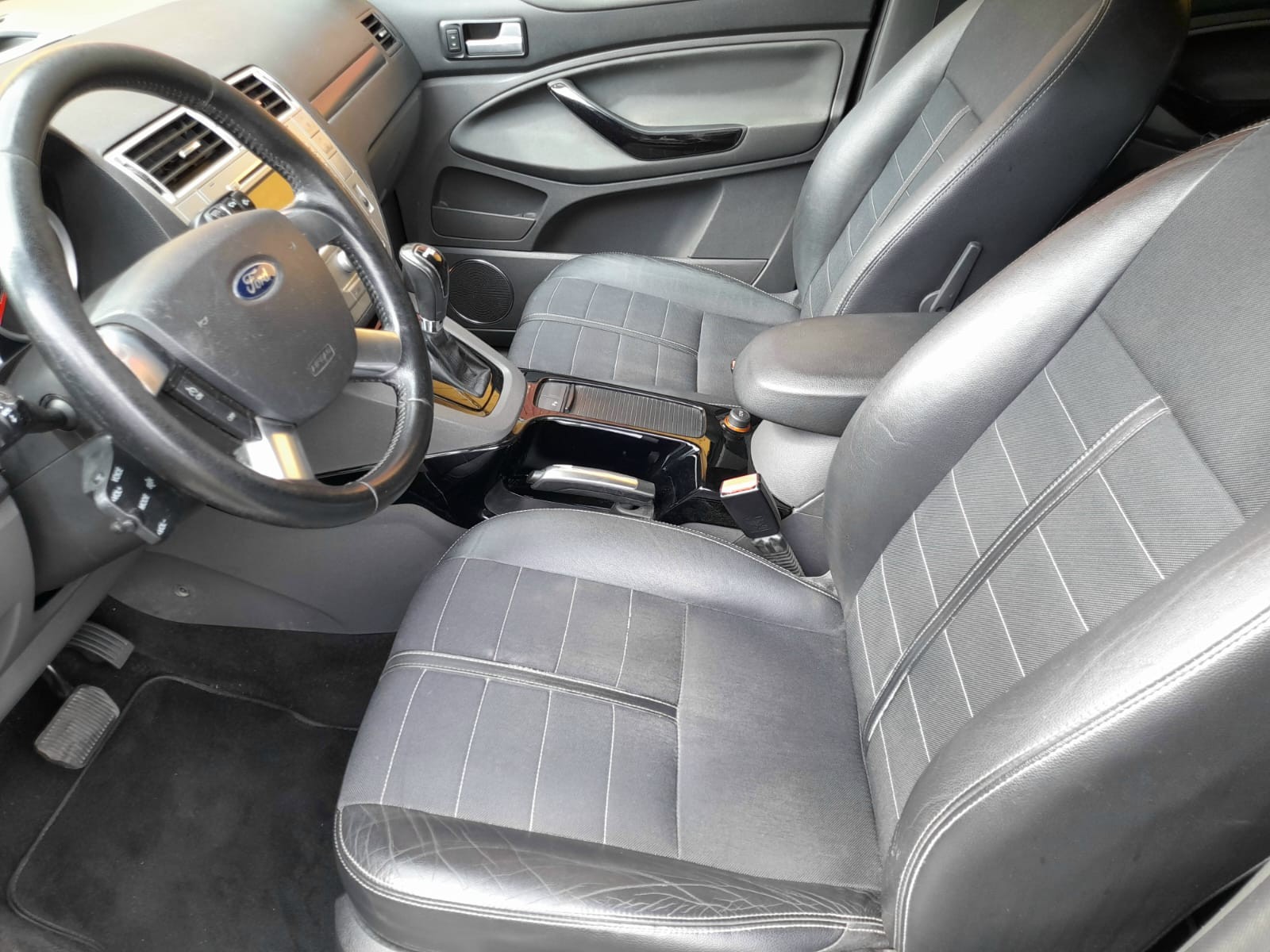 FORD Kuga 2.0 TDCi Titanium S 4WD PowerShift-image-8