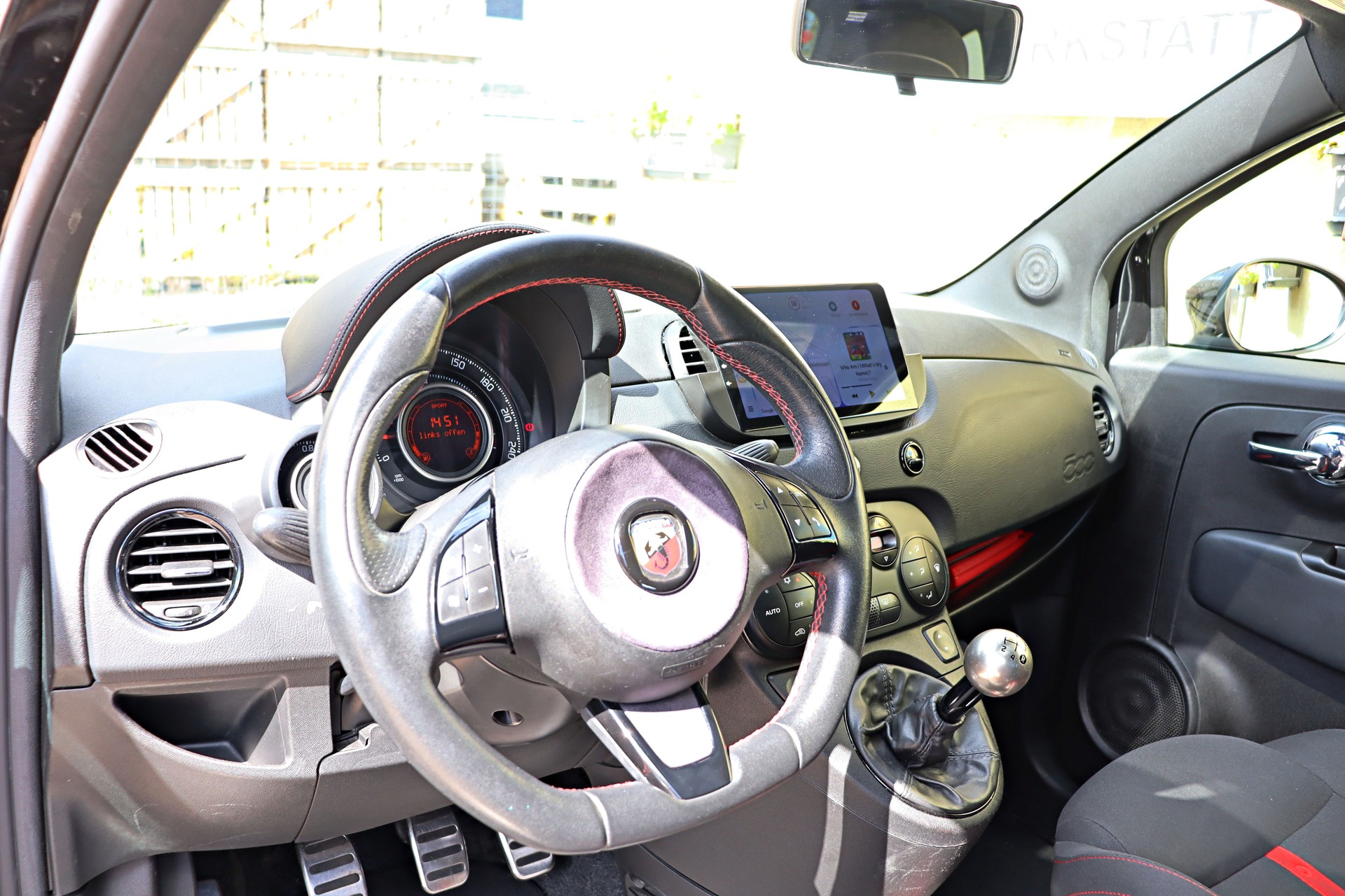 FIAT 500 1.4 16V Turbo Abarth 695 SS-image-6