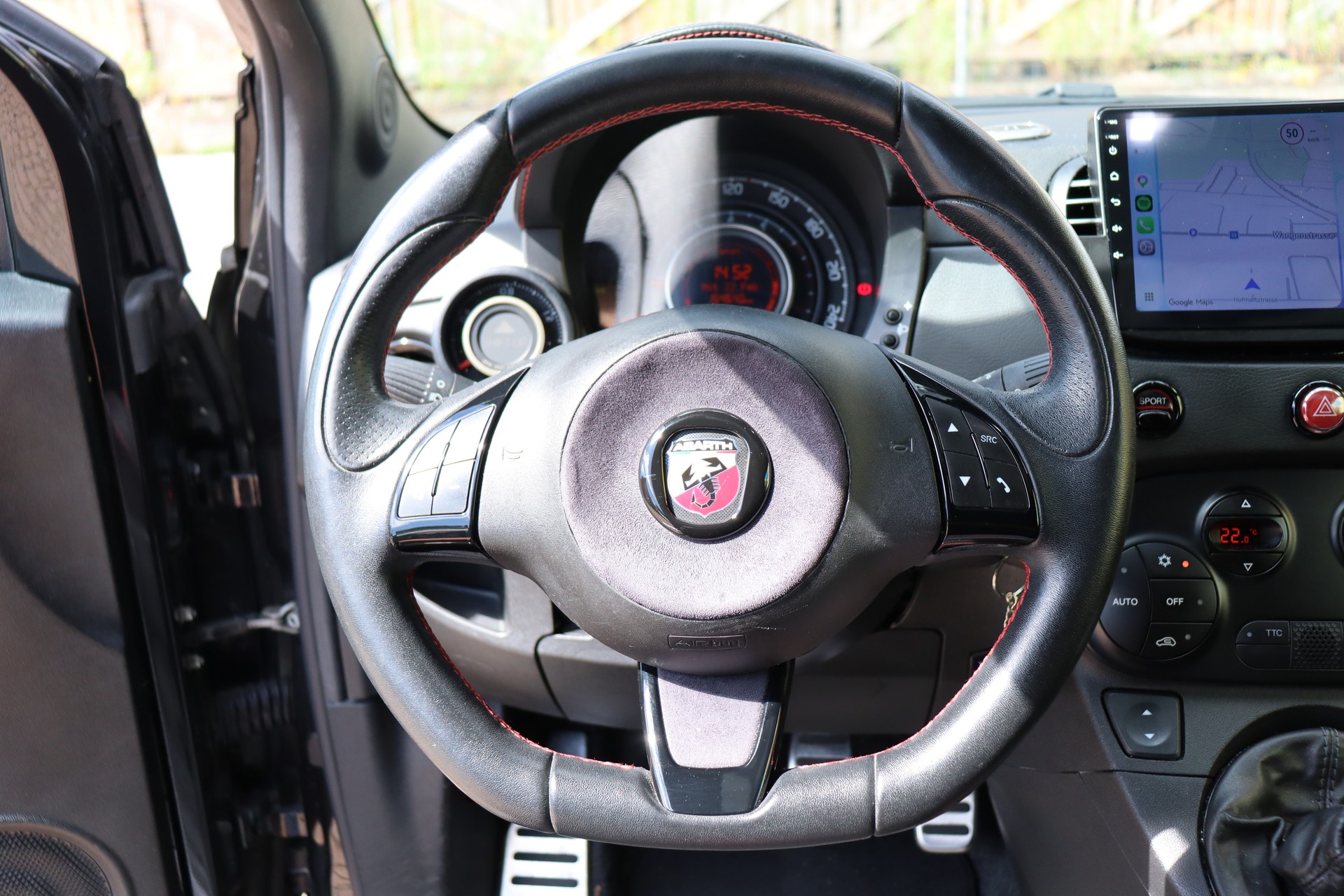 FIAT 500 1.4 16V Turbo Abarth 695 SS-image-9