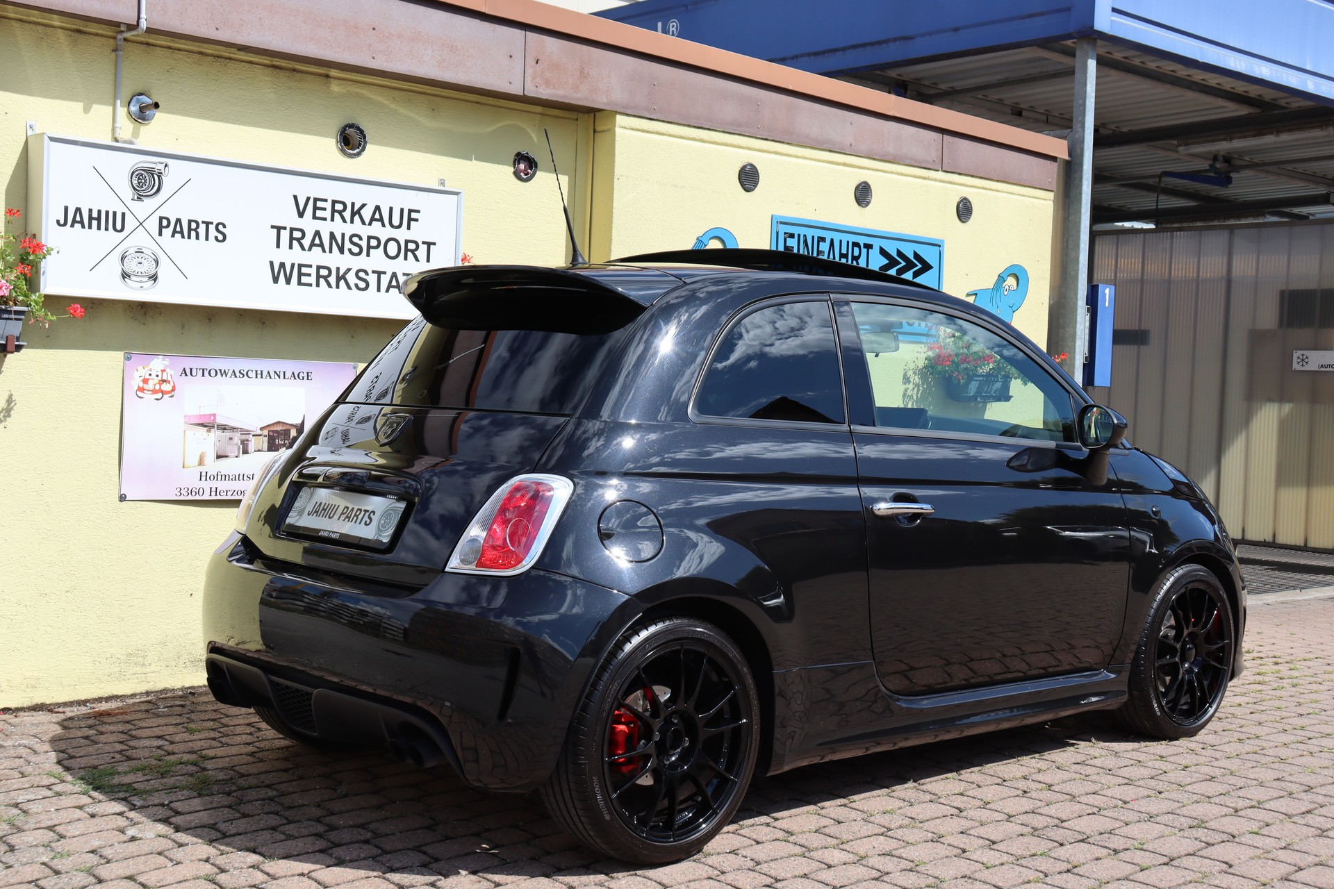 FIAT 500 1.4 16V Turbo Abarth 695 SS-image-3