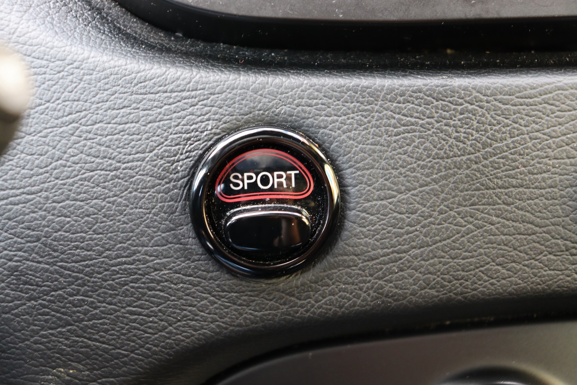 FIAT 500 1.4 16V Turbo Abarth 695 SS-image-17