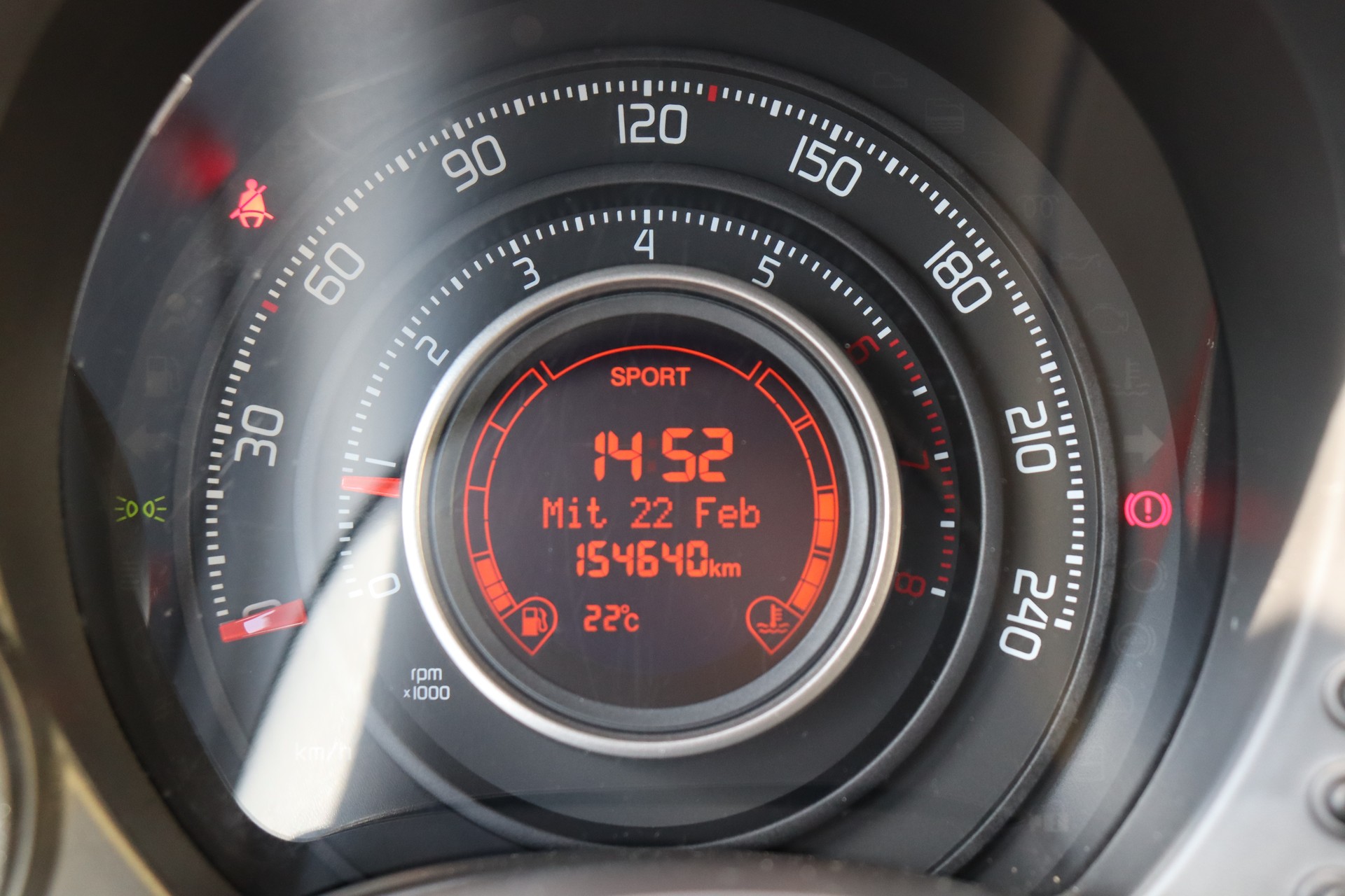 FIAT 500 1.4 16V Turbo Abarth 695 SS-image-14
