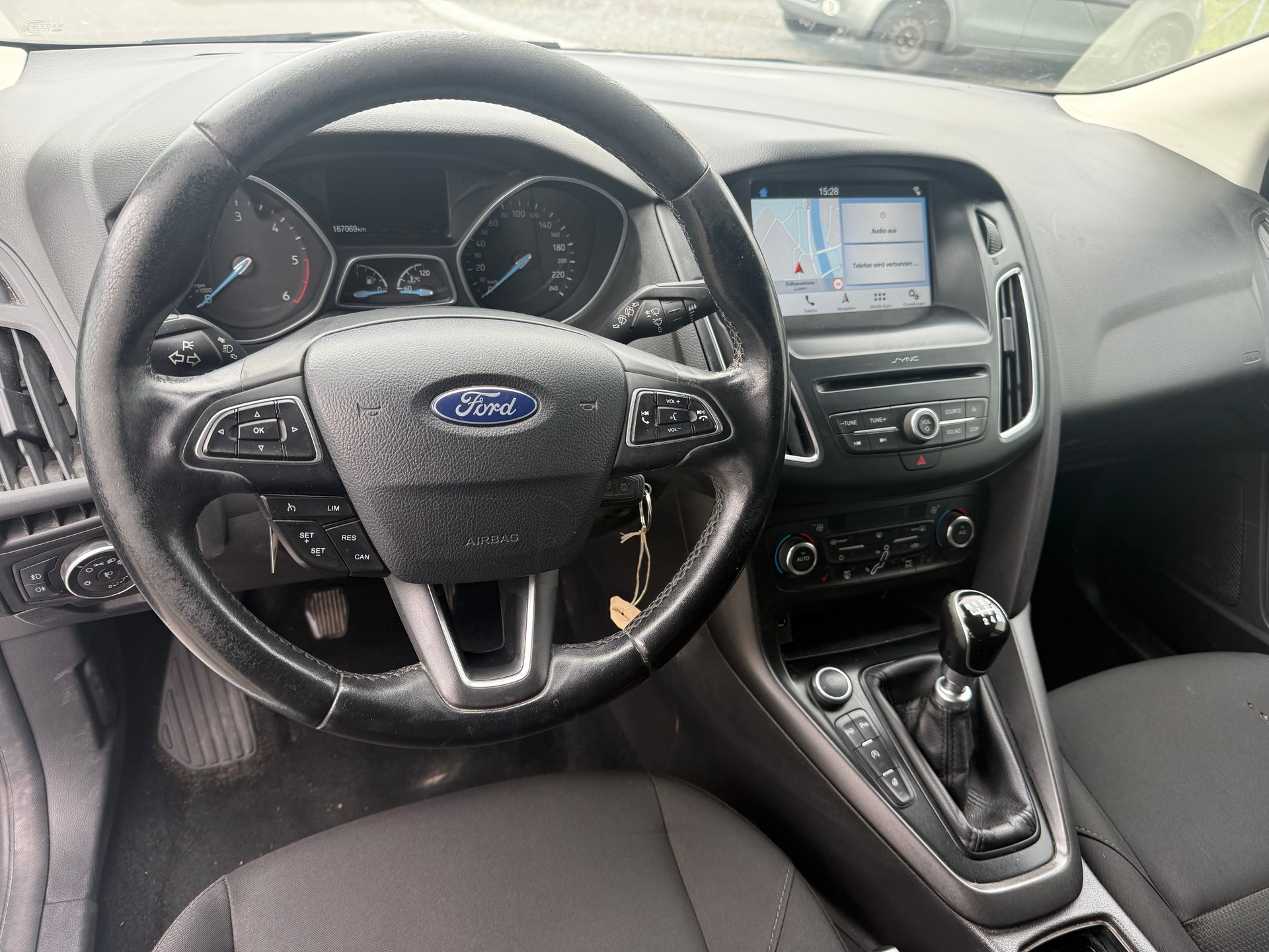 FORD Focus 1.5 TDCi Red Edition-image-8