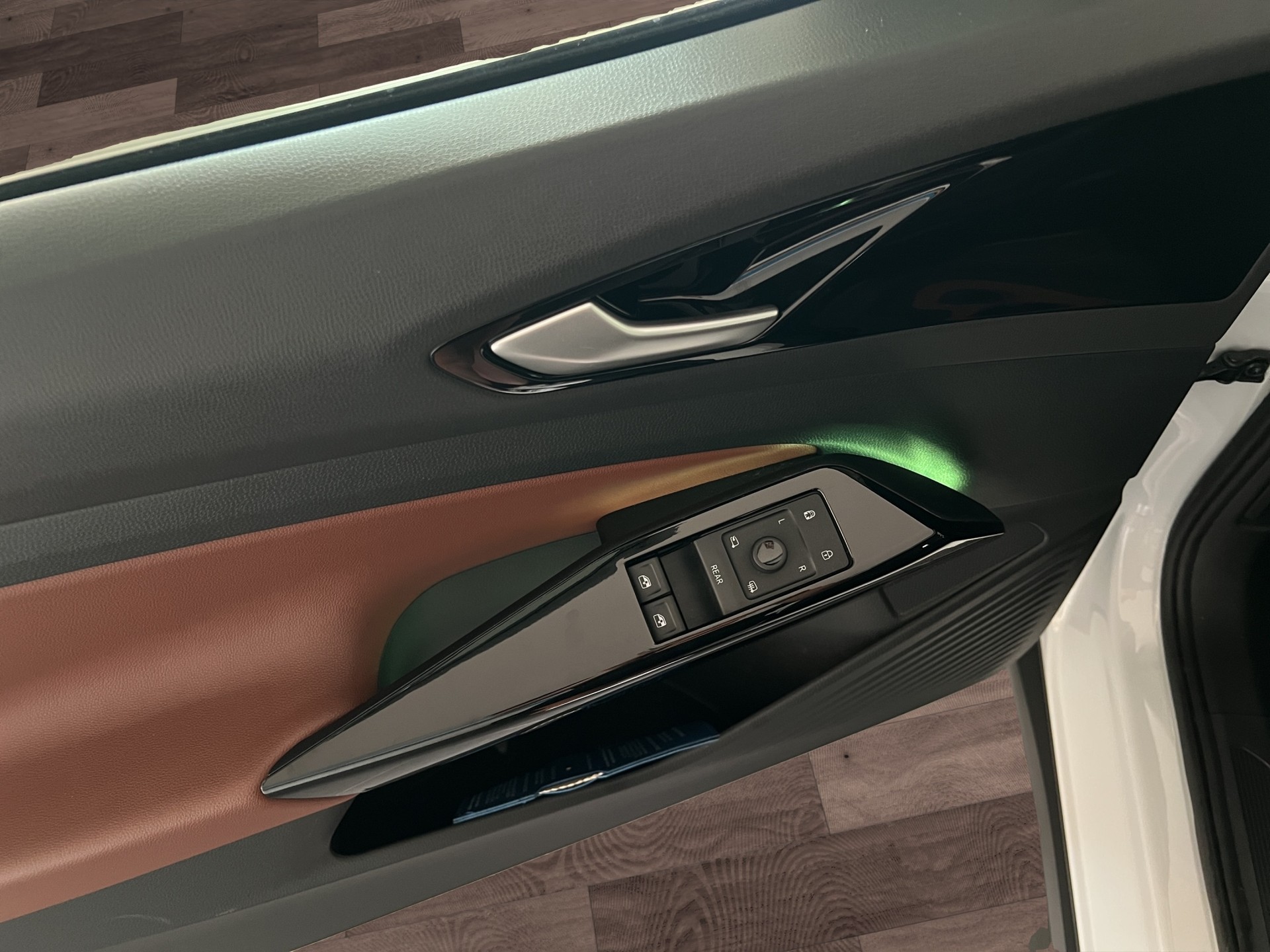 VW ID.4 Pro Performance 77 kWh Family-image-8
