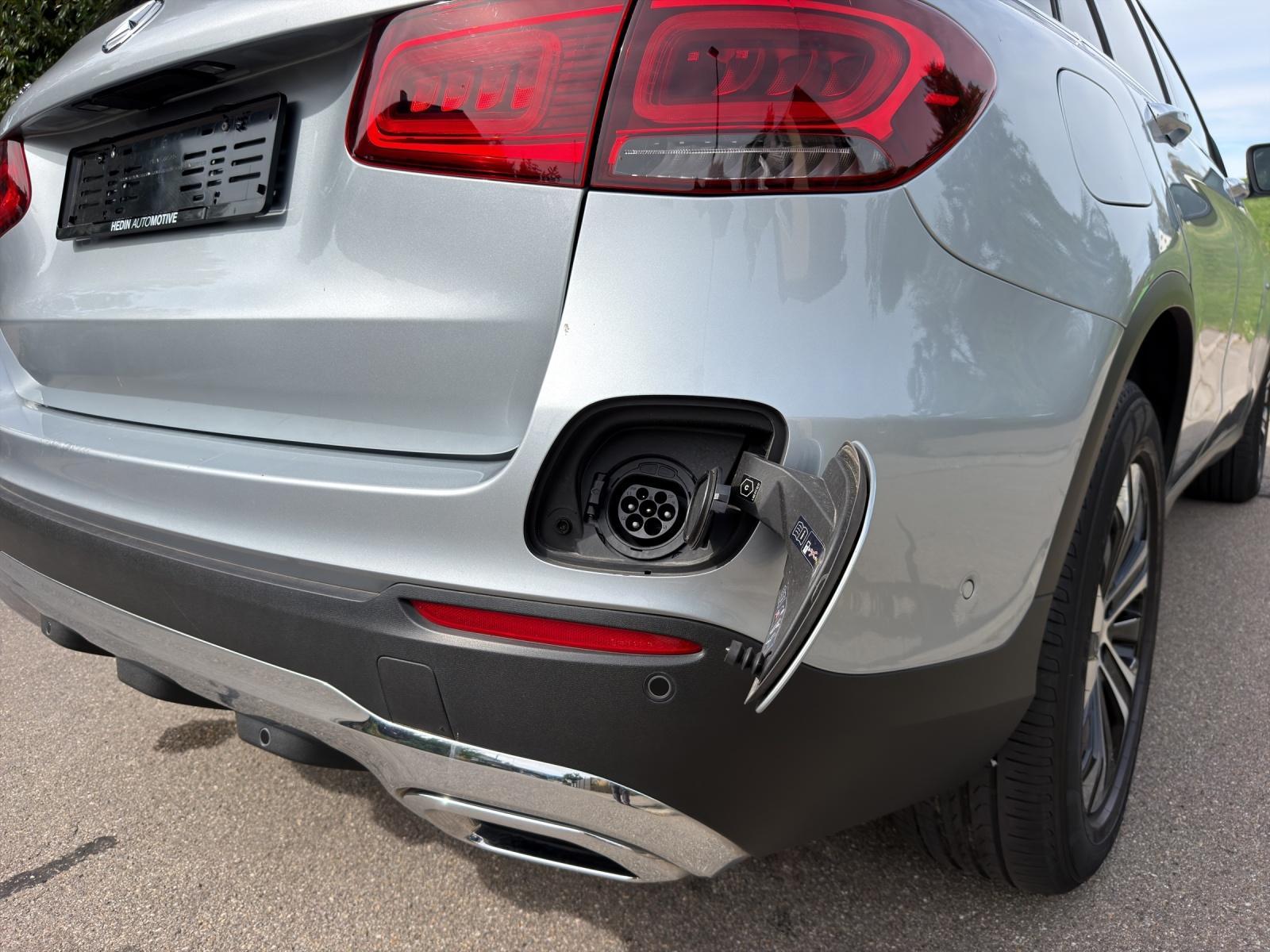 MERCEDES-BENZ GLC 300 e 4m-image-20