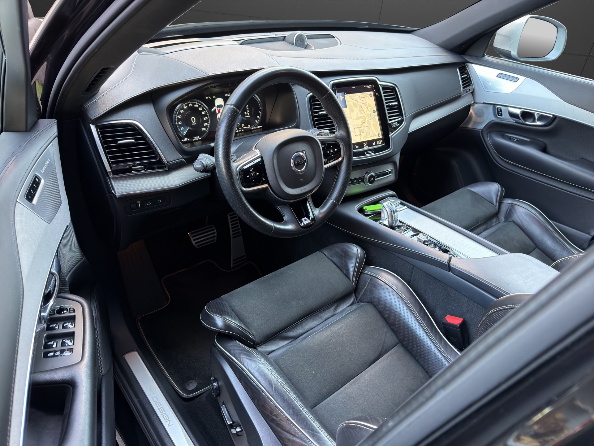 VOLVO XC90 T8 AWD R-Design Geartronic-image-2