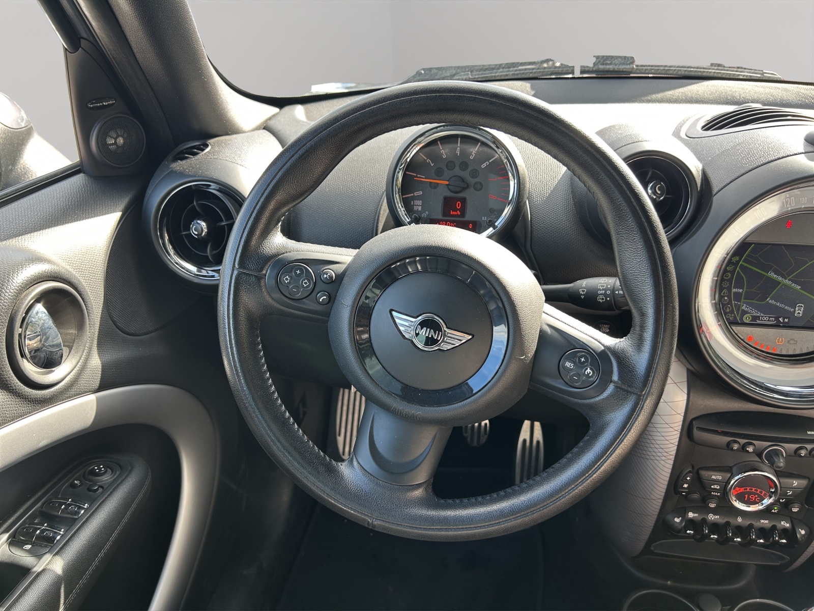 MINI Countryman Cooper S ALL4-image-13