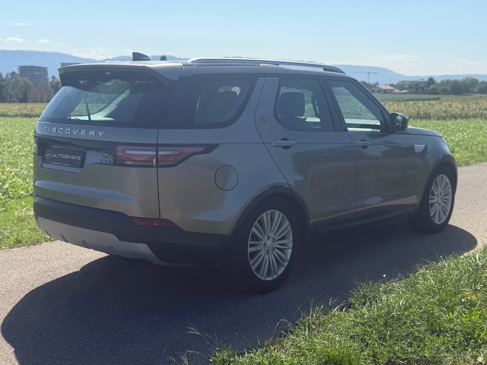 LAND ROVER Discovery 3.0 Si6 HSE Luxury Automatic-image-11