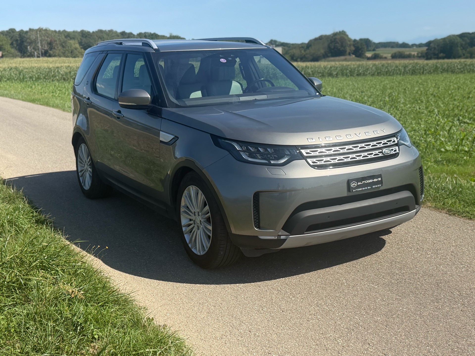 LAND ROVER Discovery 3.0 Si6 HSE Luxury Automatic-image-3