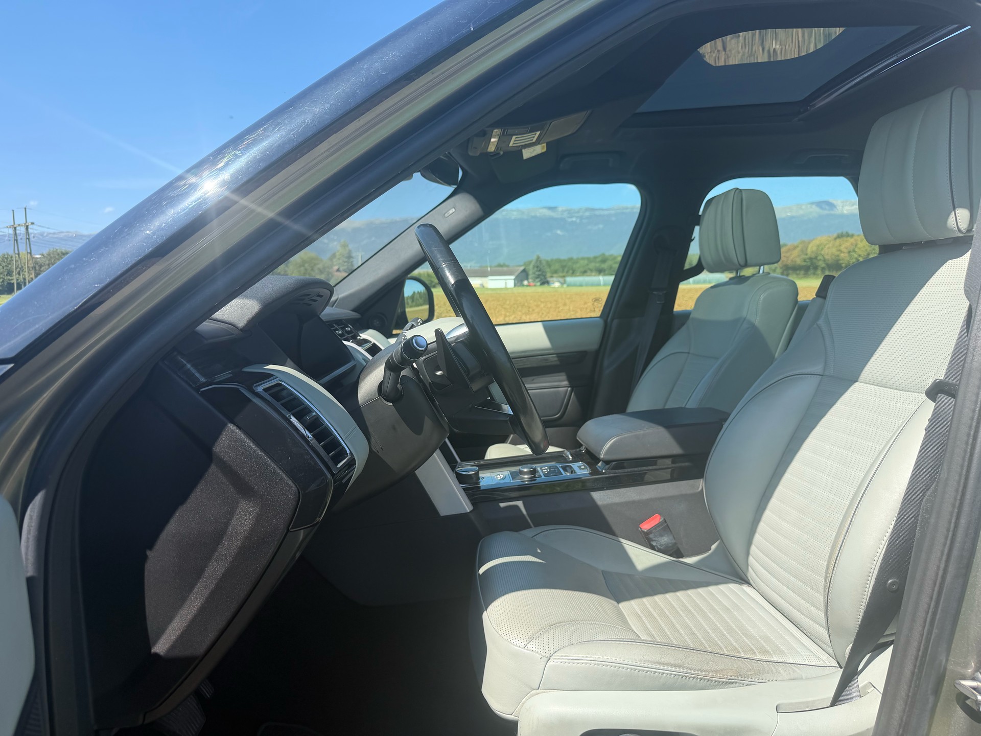 LAND ROVER Discovery 3.0 Si6 HSE Luxury Automatic-image-14