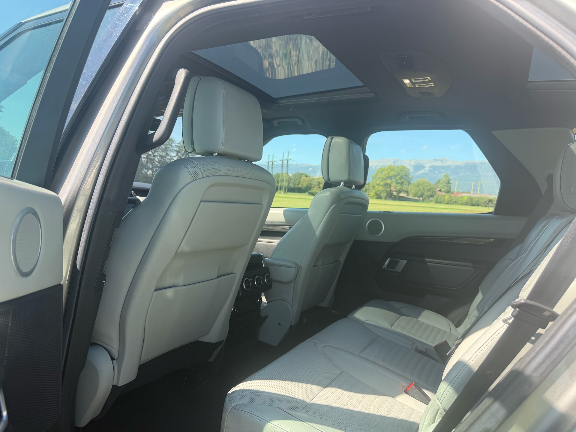 LAND ROVER Discovery 3.0 Si6 HSE Luxury Automatic-image-15