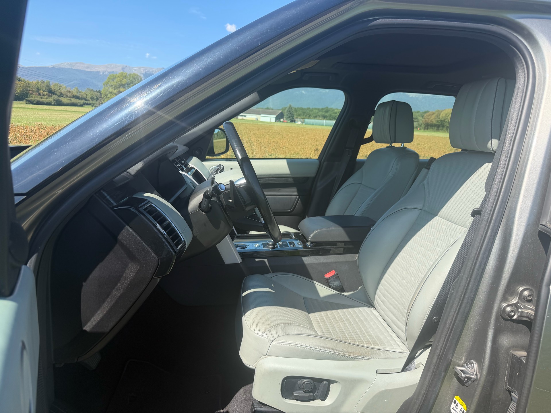 LAND ROVER Discovery 3.0 Si6 HSE Luxury Automatic-image-13