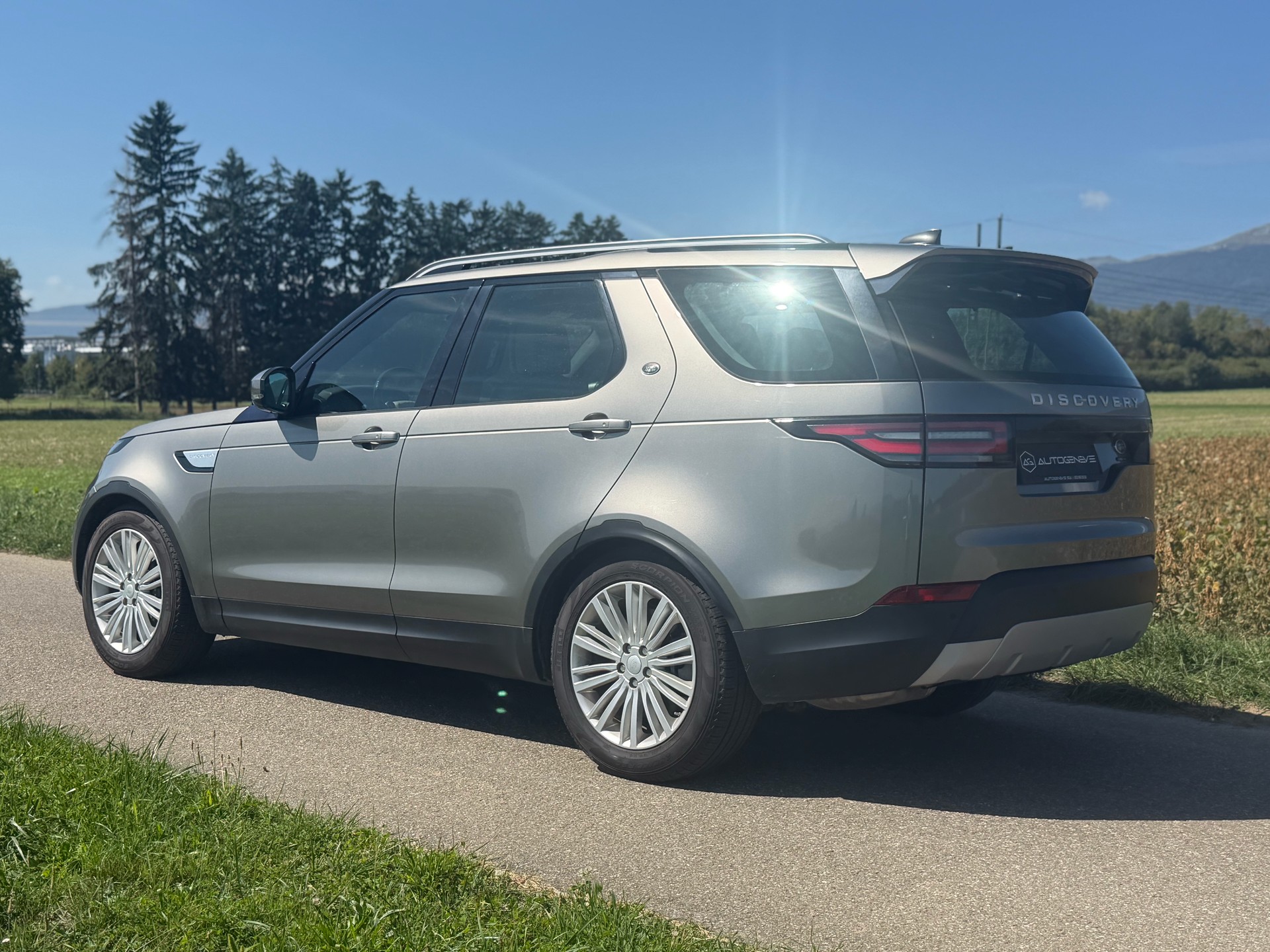 LAND ROVER Discovery 3.0 Si6 HSE Luxury Automatic-image-7