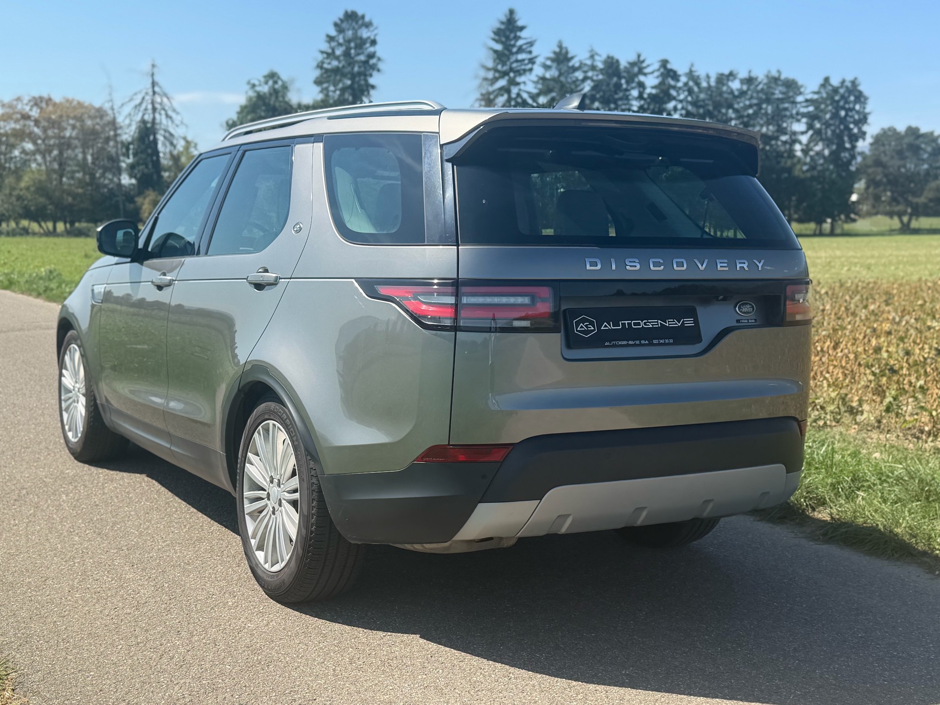 LAND ROVER Discovery 3.0 Si6 HSE Luxury Automatic-image-9