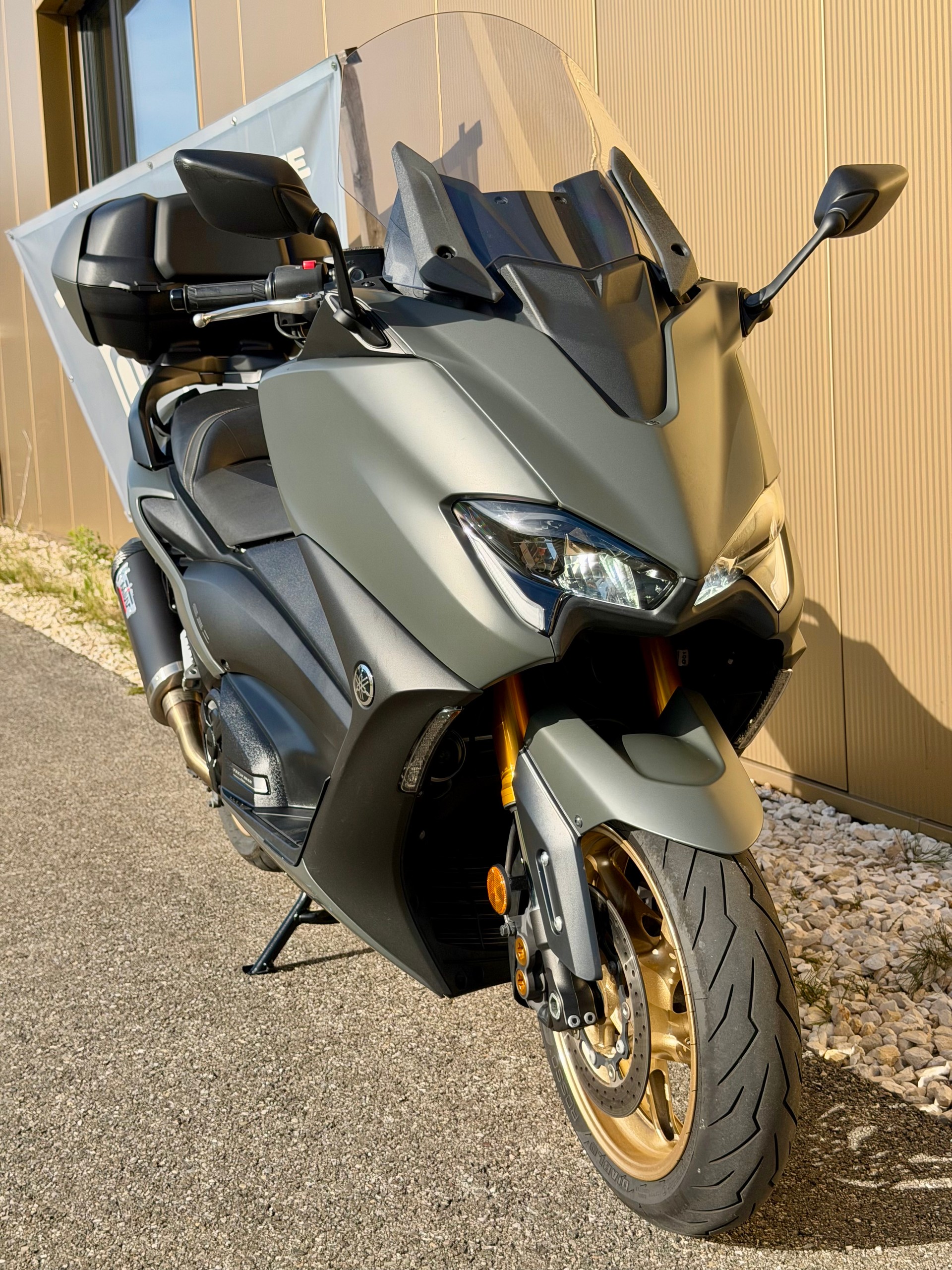 YAMAHA T-MAX Tech-Max XP 560-showroom-element-1