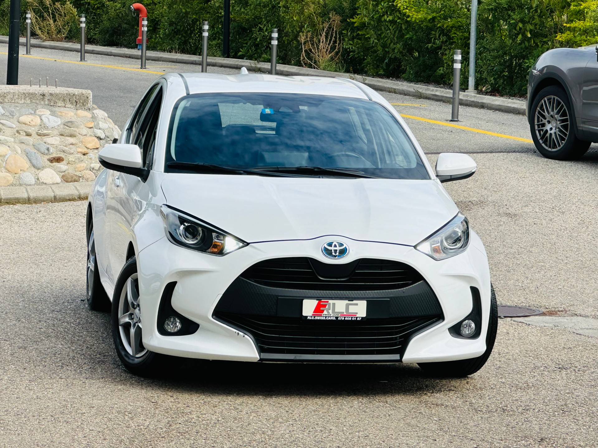 TOYOTA Yaris 1.5 Trend e-CVT-image-2
