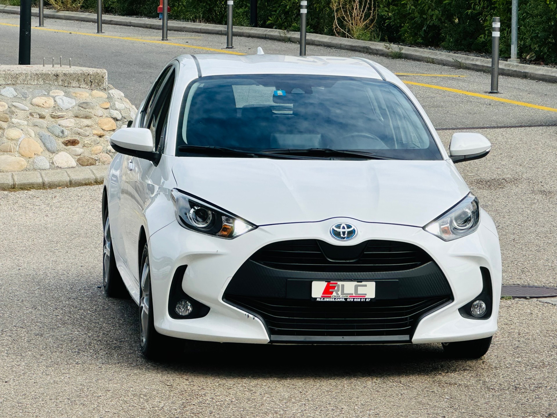 TOYOTA Yaris 1.5 Trend e-CVT-image-5