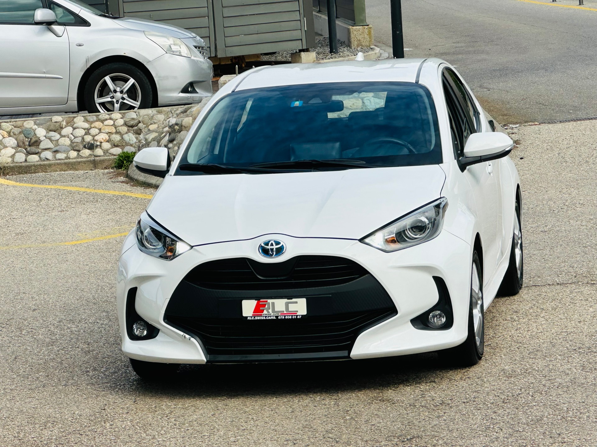 TOYOTA Yaris 1.5 Trend e-CVT-image-6