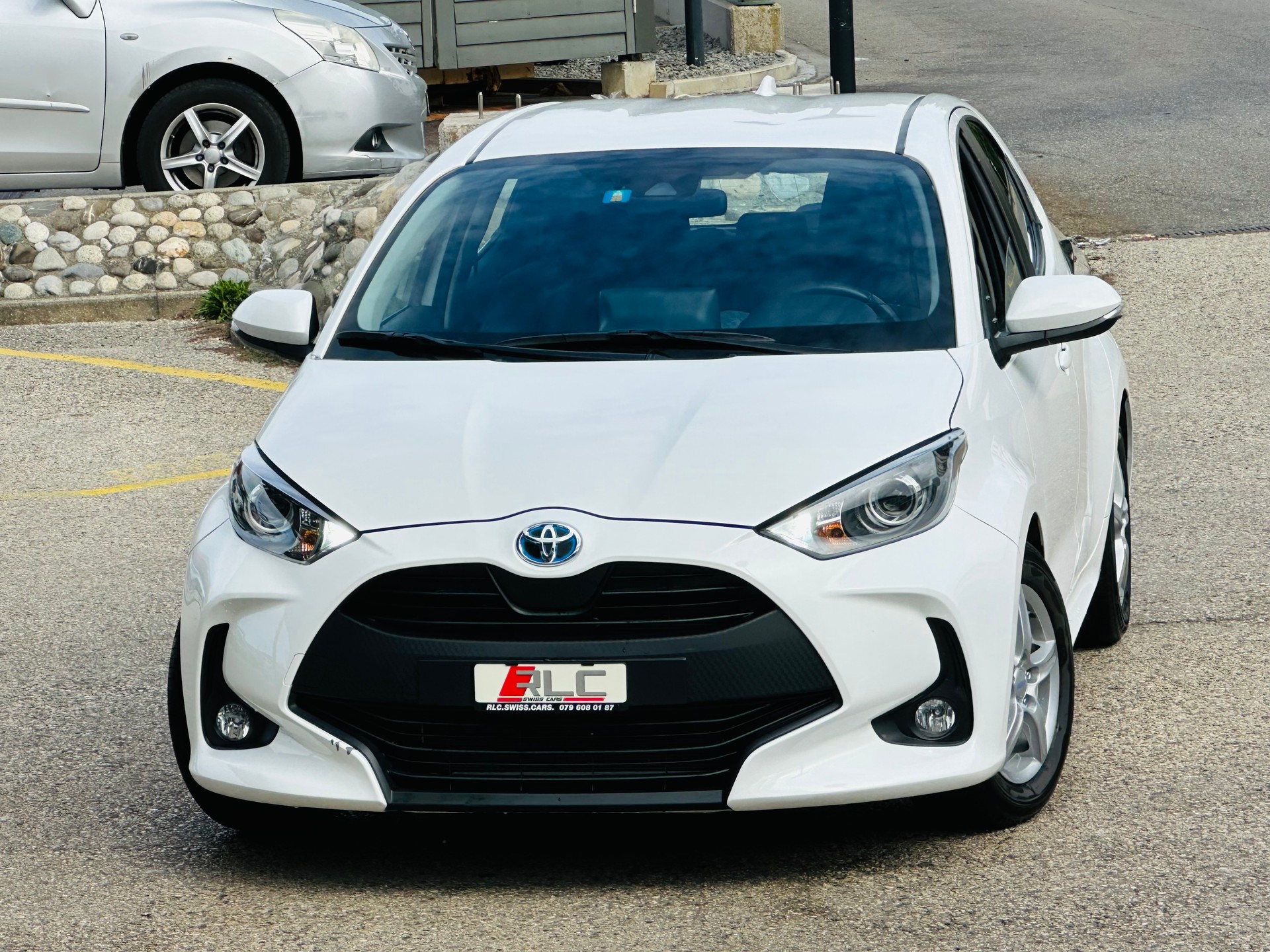 TOYOTA Yaris 1.5 Trend e-CVT-image-0