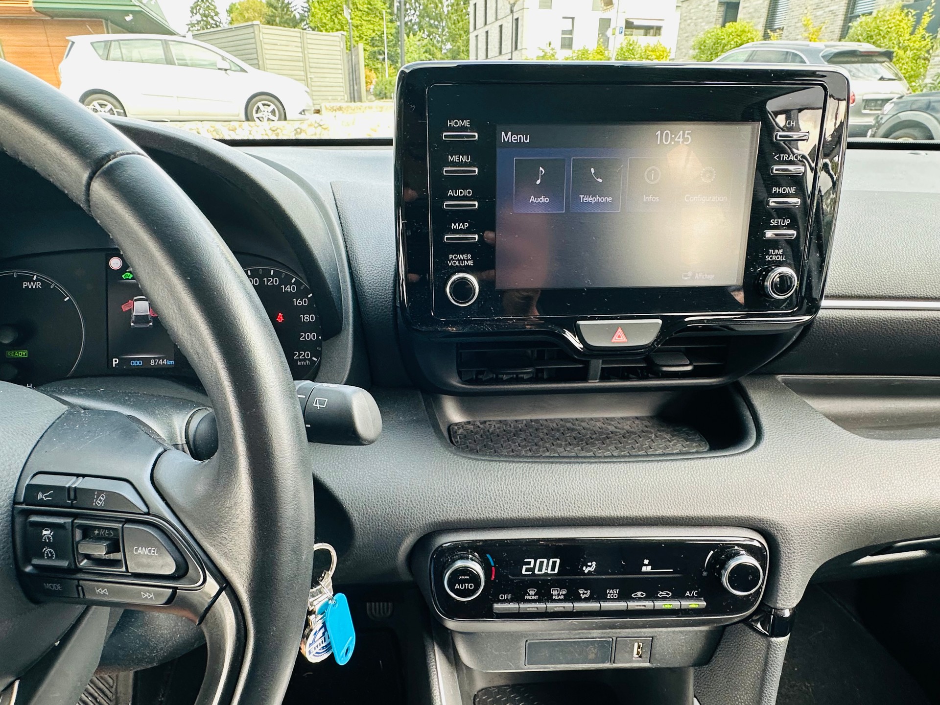 TOYOTA Yaris 1.5 Trend e-CVT-image-12