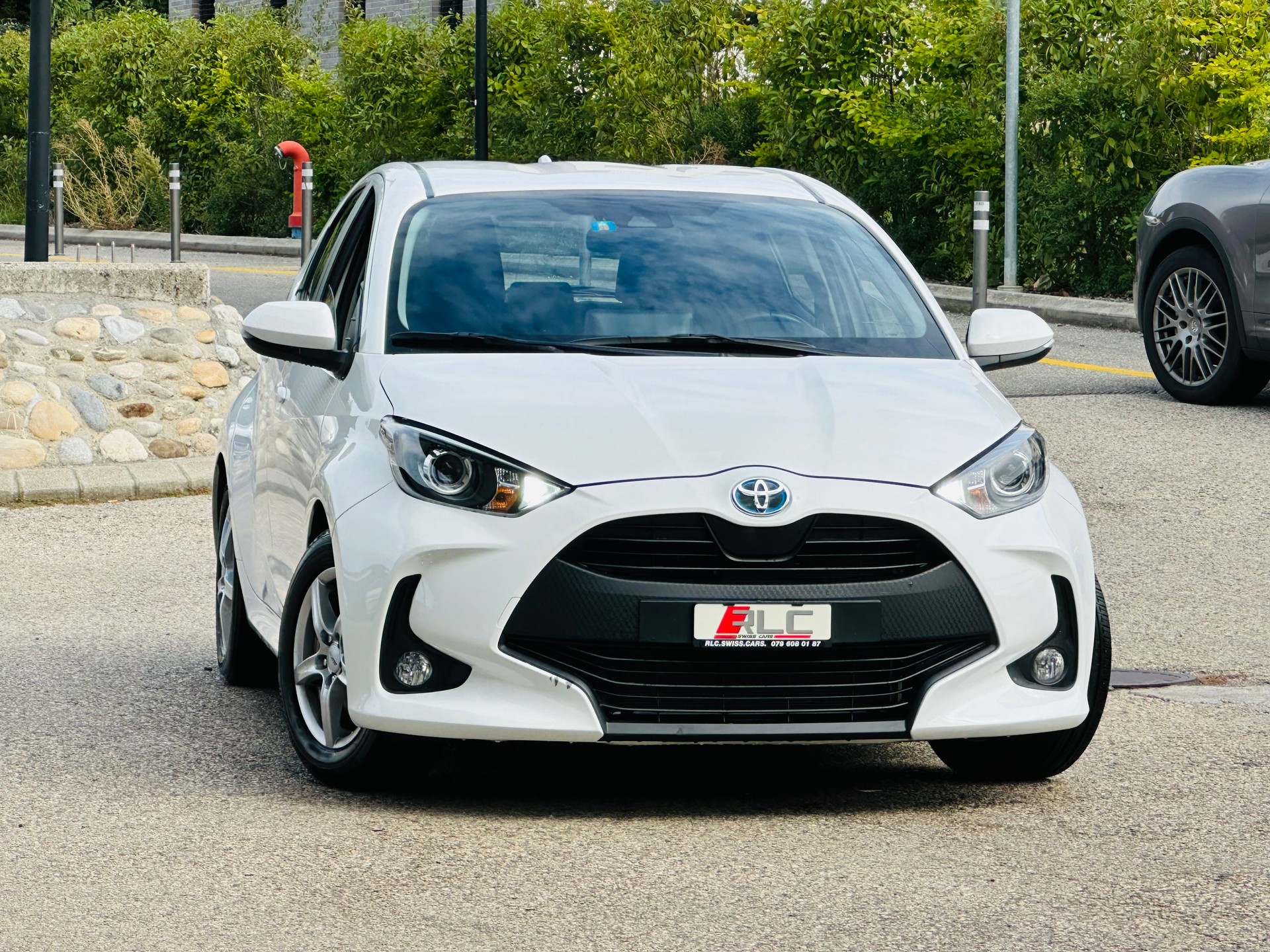 TOYOTA Yaris 1.5 Trend e-CVT-image-3