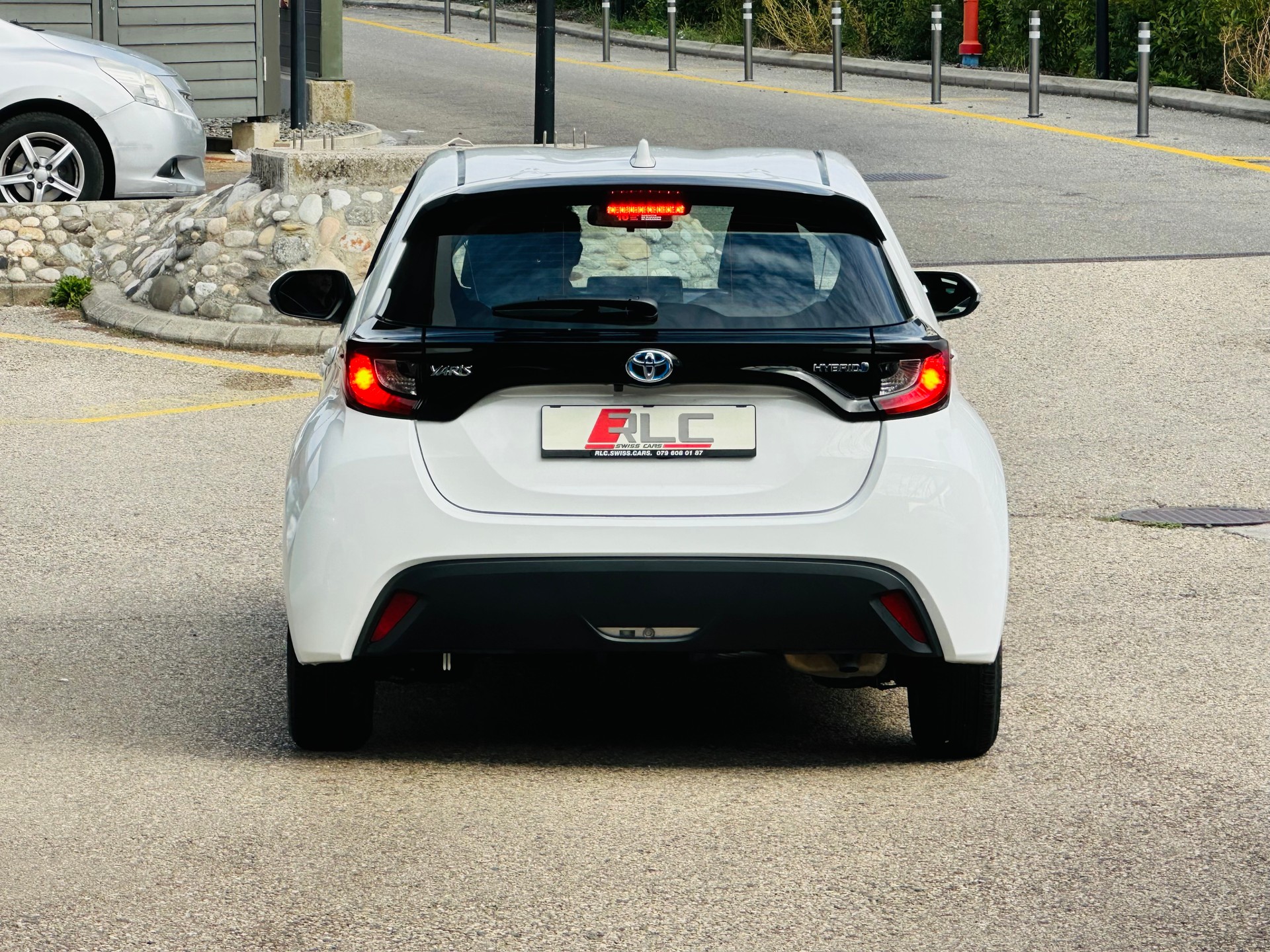 TOYOTA Yaris 1.5 Trend e-CVT-image-8