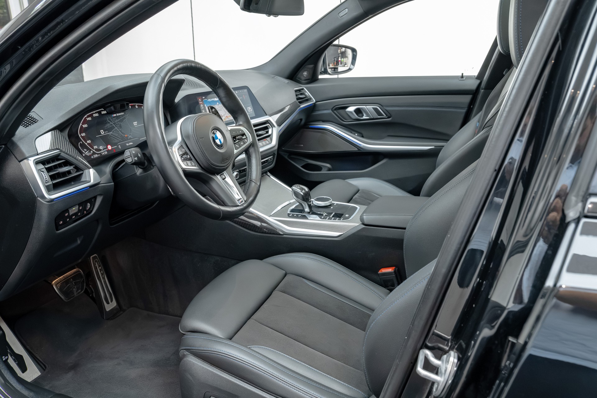 BMW M340i xDrive 48V Touring Steptronic-image-13