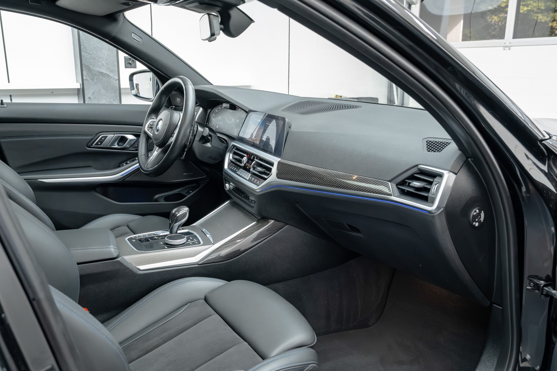 BMW M340i xDrive 48V Touring Steptronic-image-8